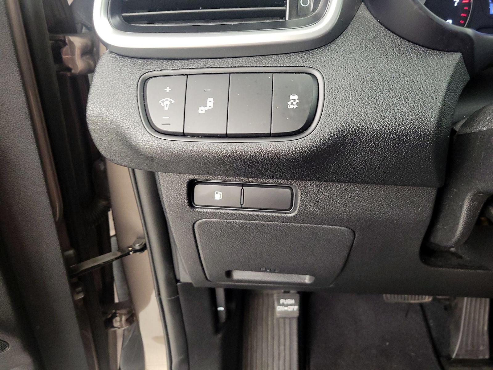2020 Kia Sorento LX - Photo 14