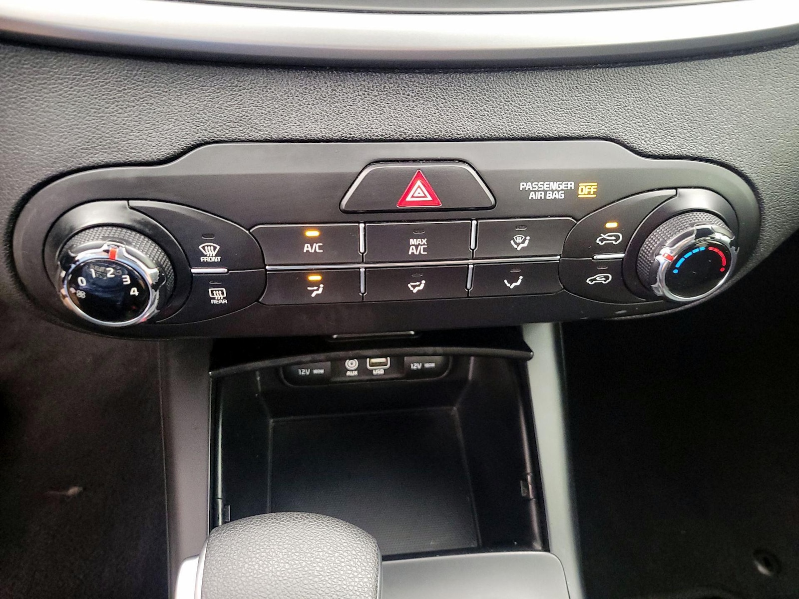 2020 Kia Sorento LX - Photo 17