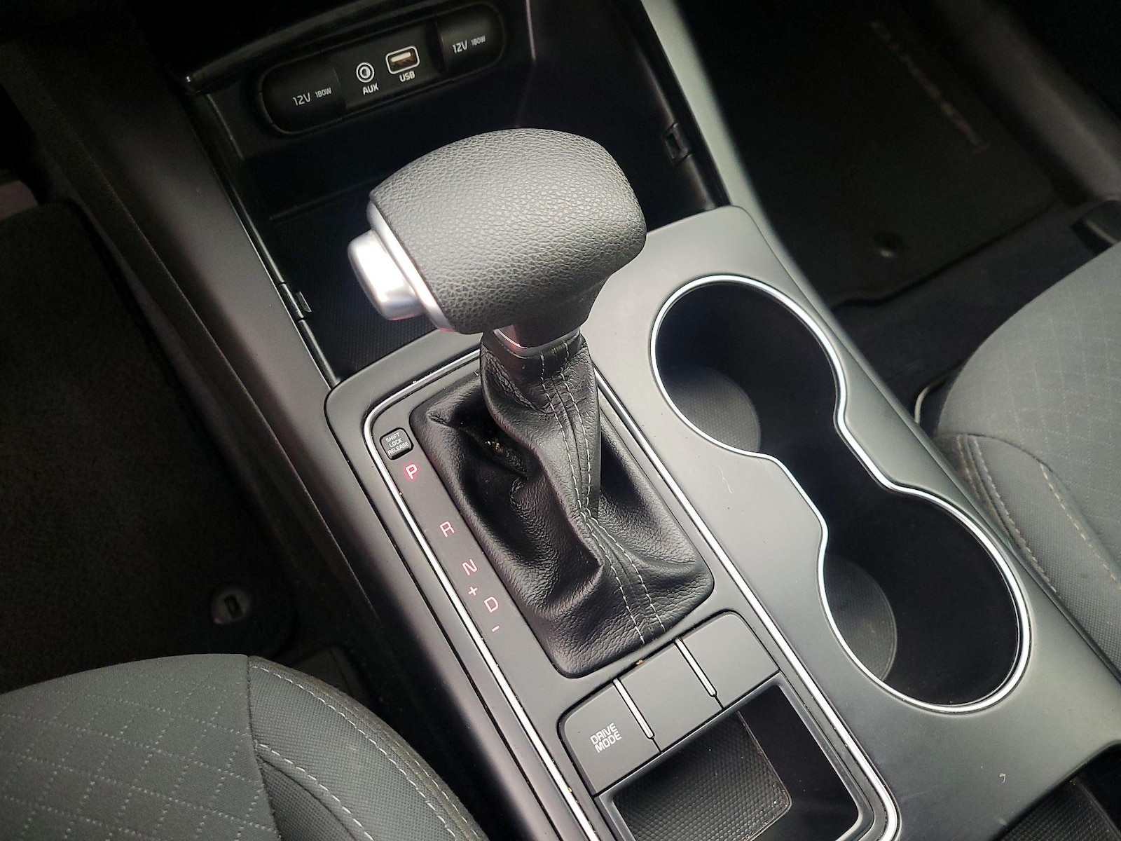 2020 Kia Sorento LX - Photo 18