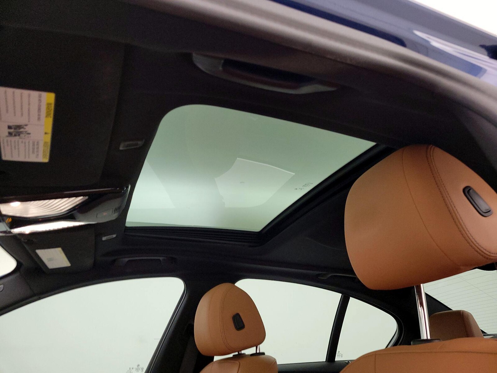 Sunroof(s) & Overhead Airbags