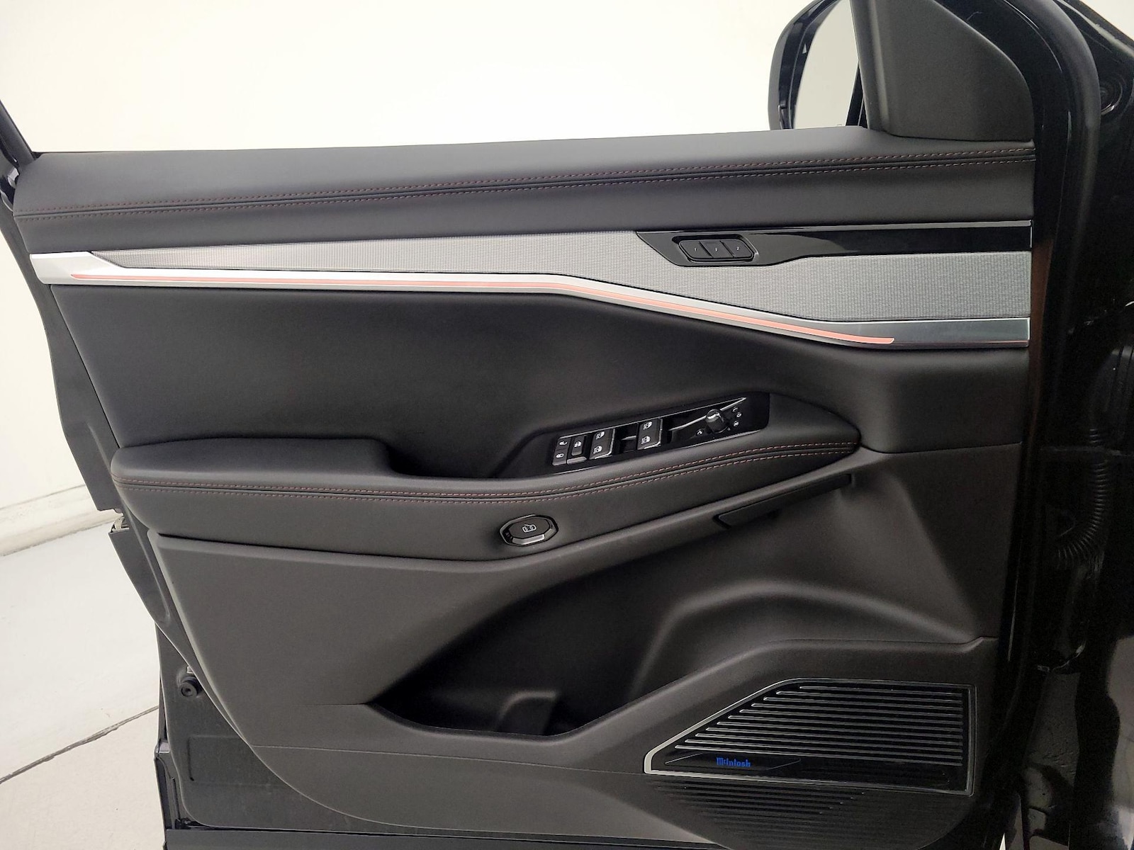 2024 Jeep Wagoneer S Launch Edition - Photo 13