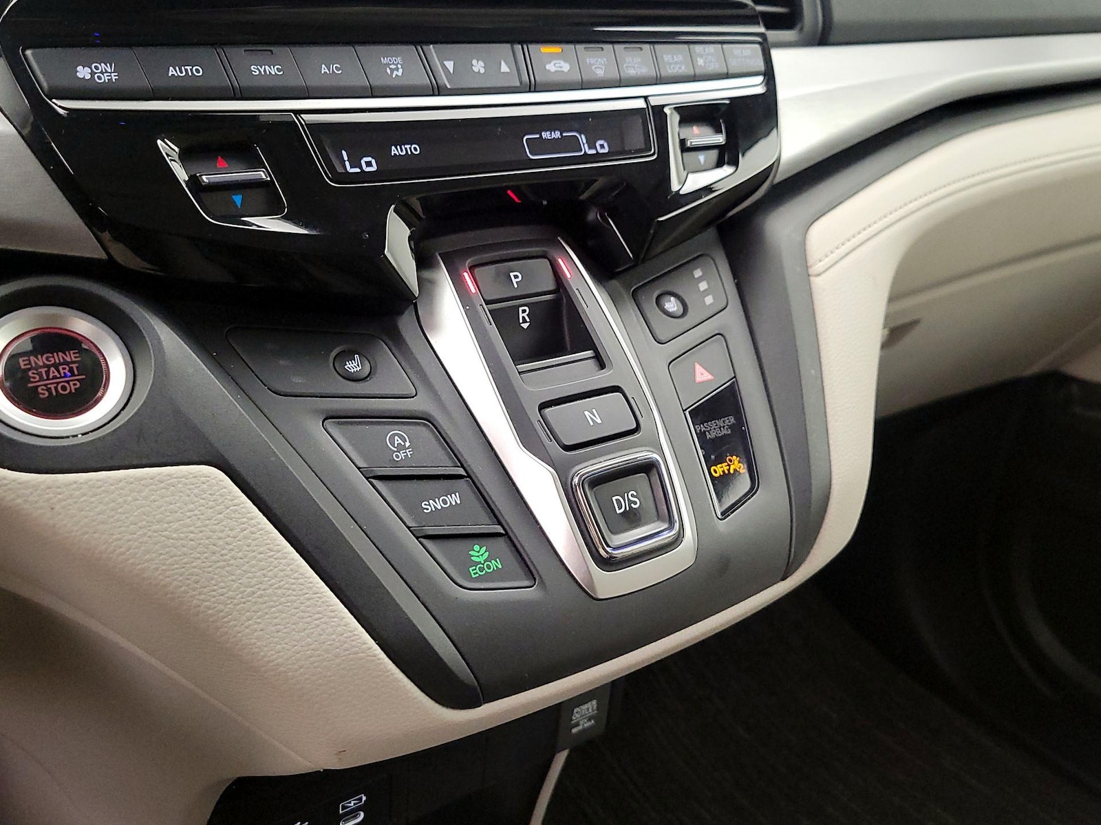 2025 Honda Odyssey EX-L - Photo 18