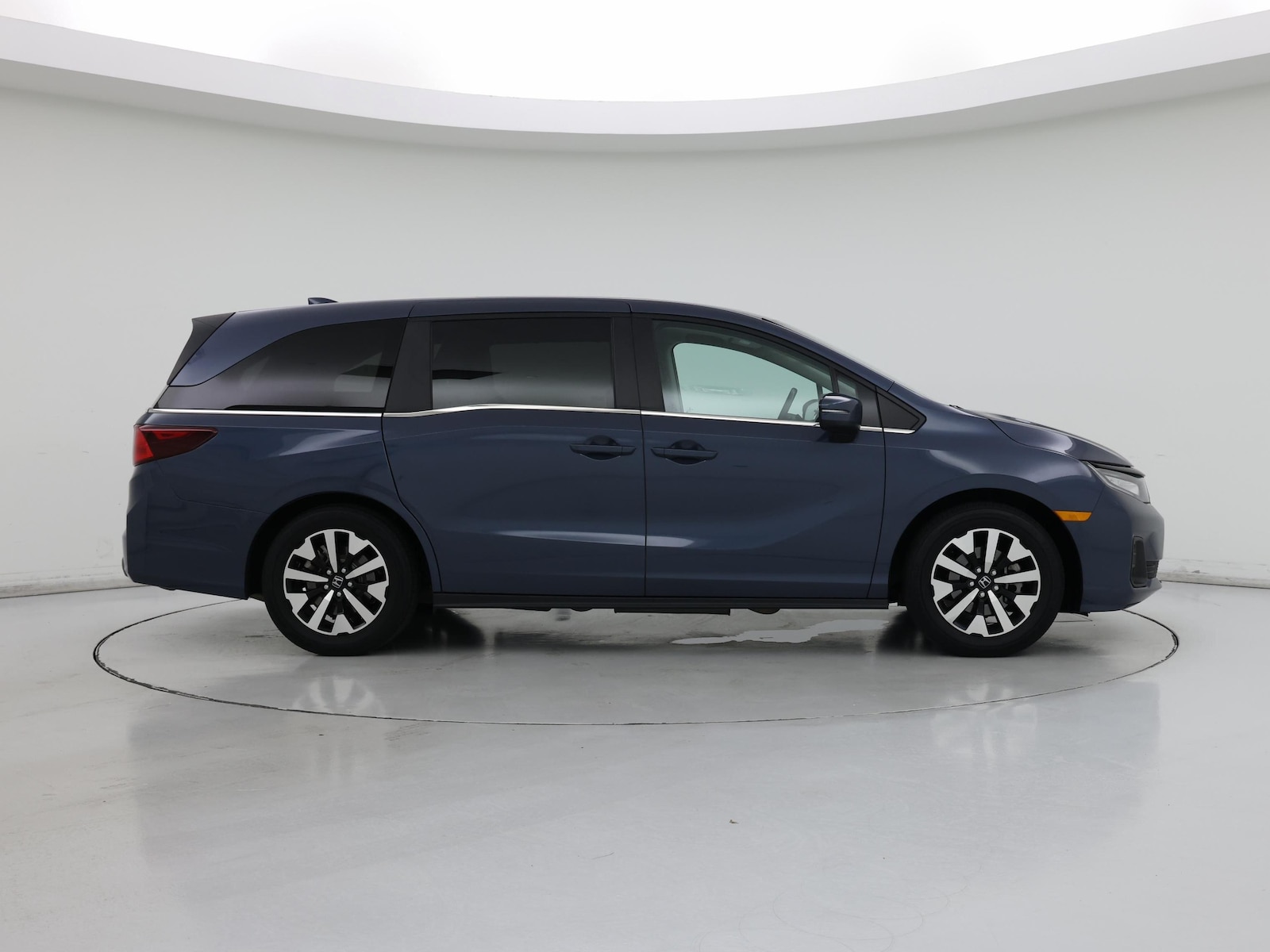 2025 Honda Odyssey EX-L - Photo 8