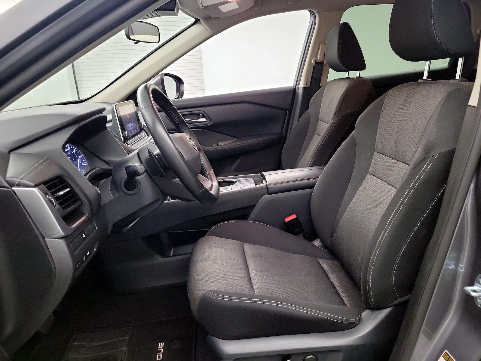 2025 Nissan Rogue SV - Photo 10