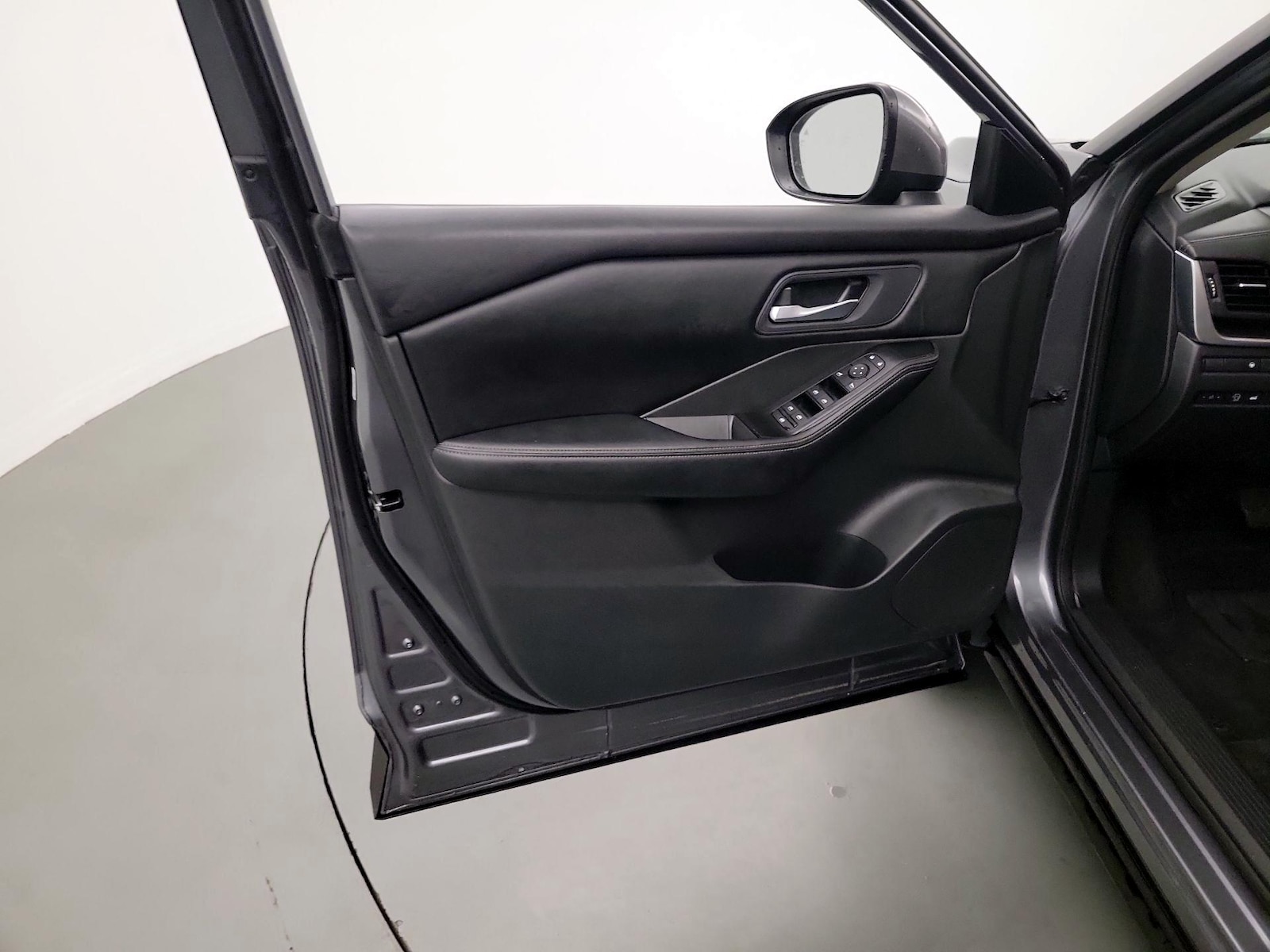 2025 Nissan Rogue SV - Photo 11