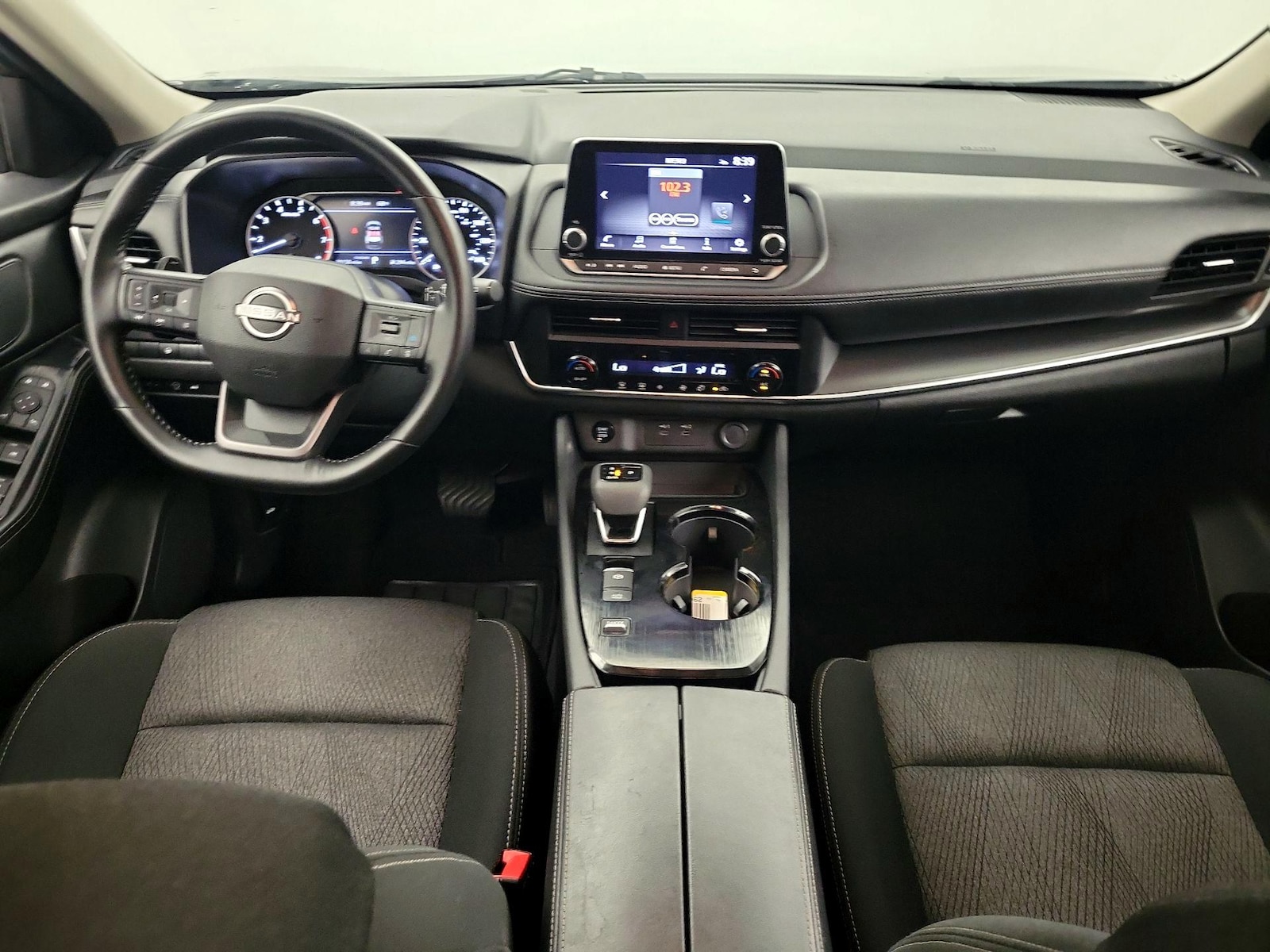 2025 Nissan Rogue SV - Photo 8