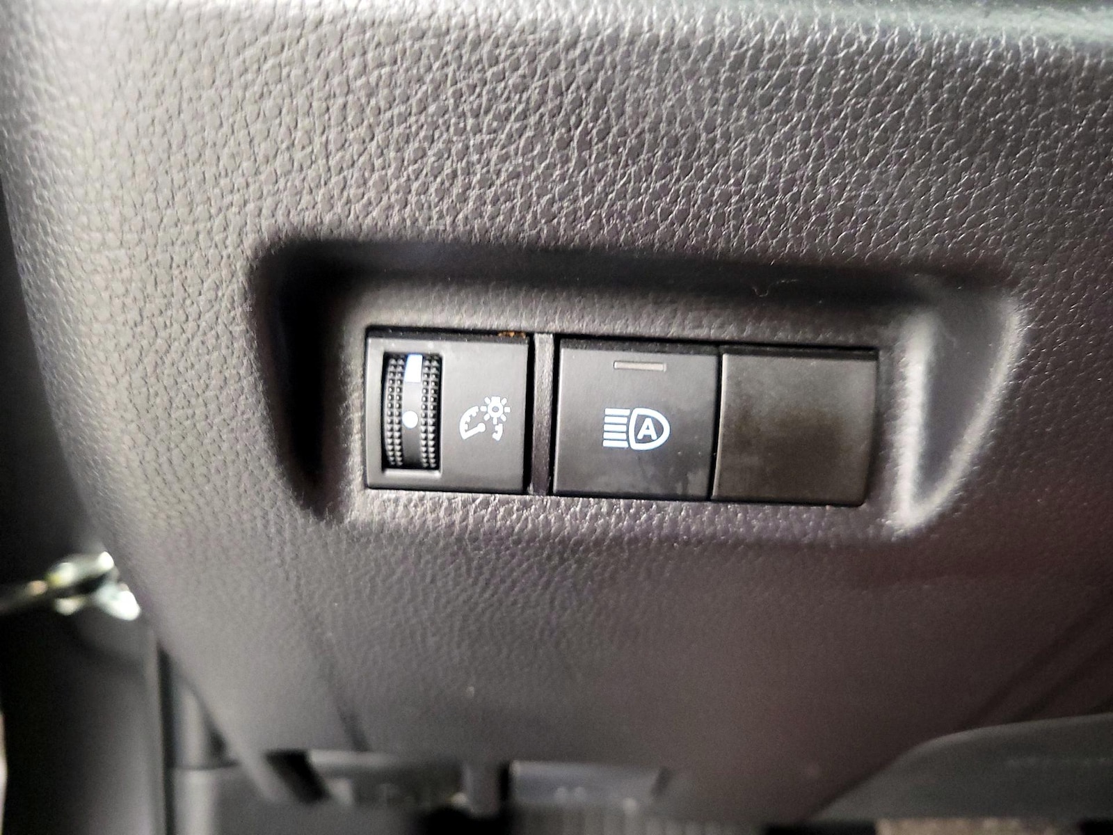 2025 Toyota RAV4 LE - Photo 14