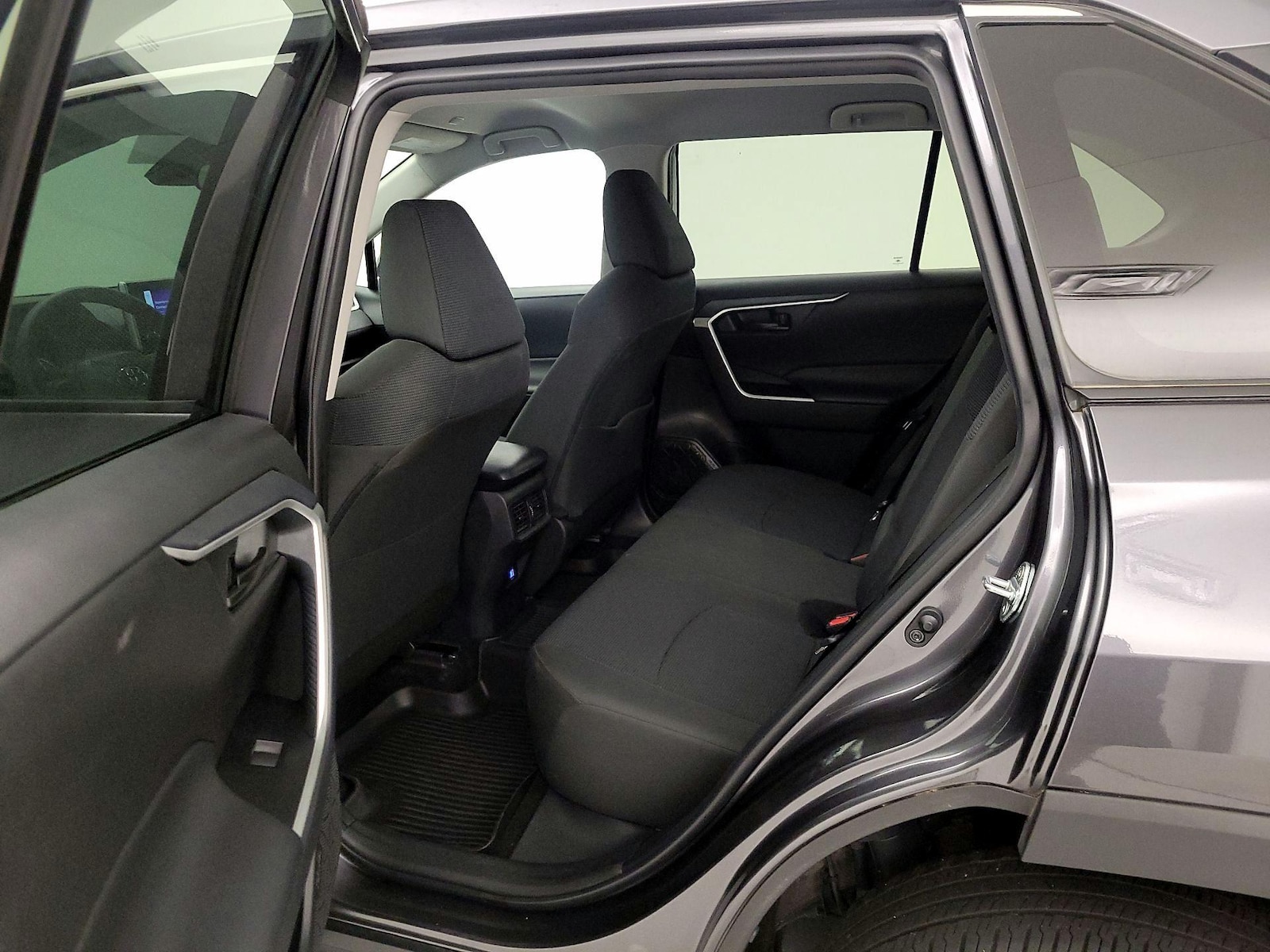 2025 Toyota RAV4 LE - Photo 21