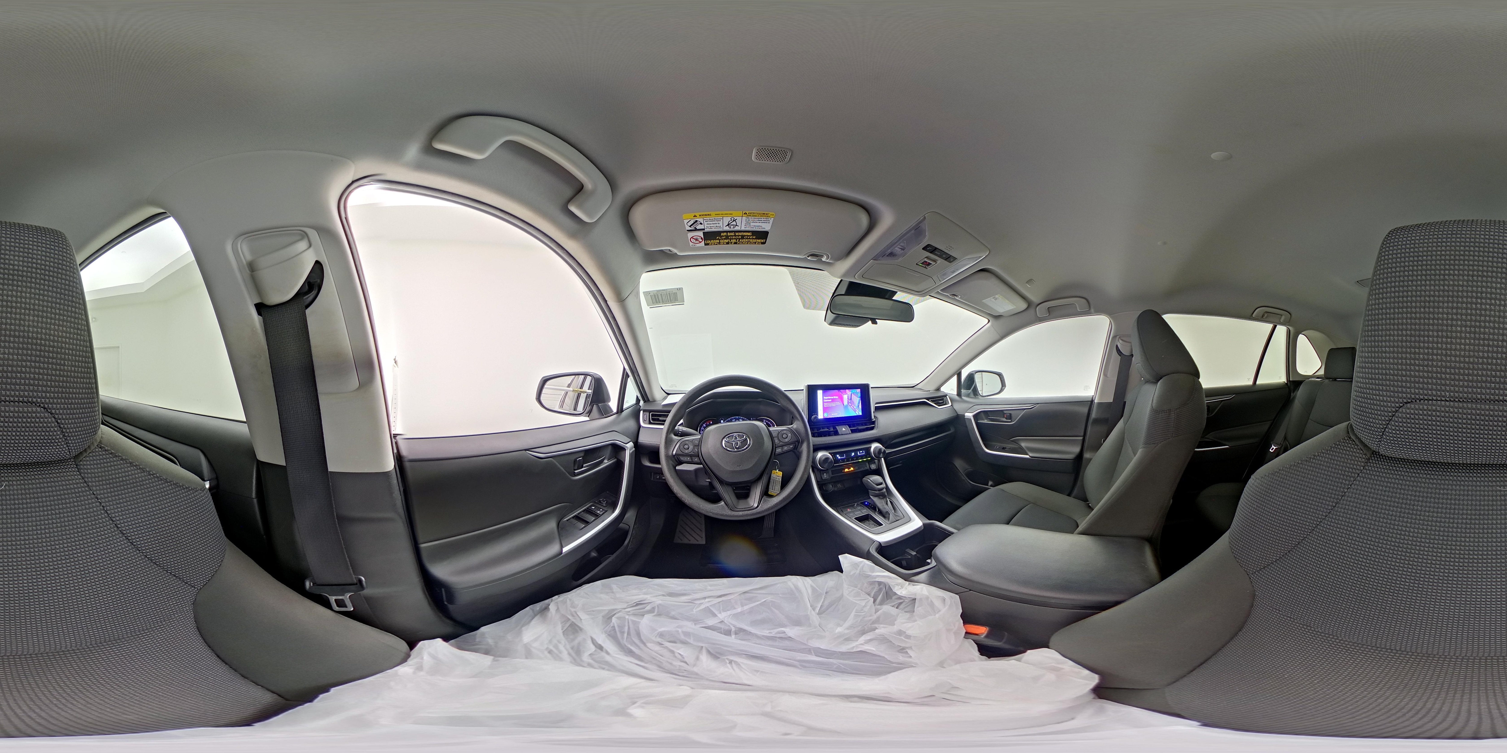 2025 Toyota RAV4 LE - Photo 27
