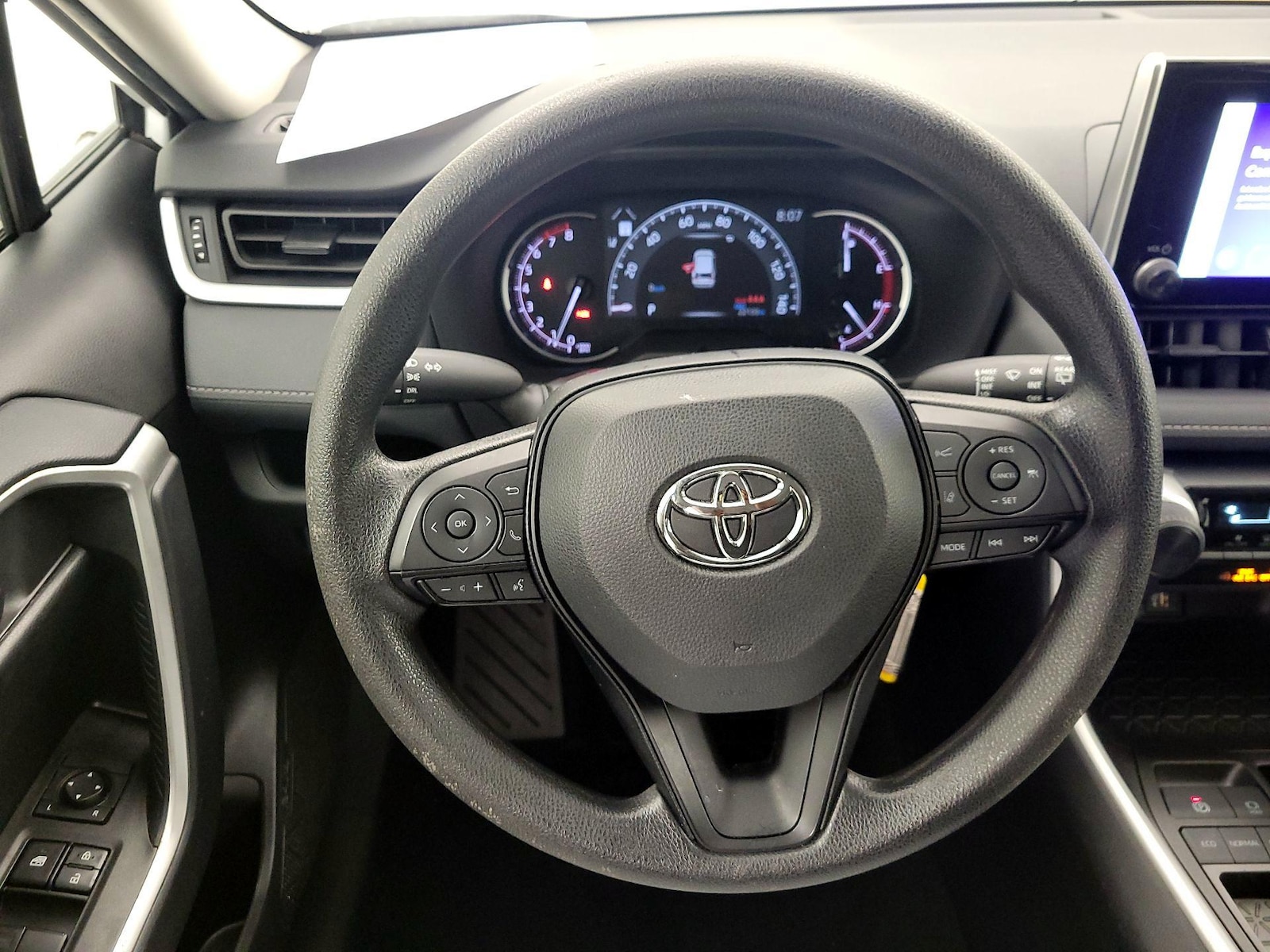 2025 Toyota RAV4 LE - Photo 11