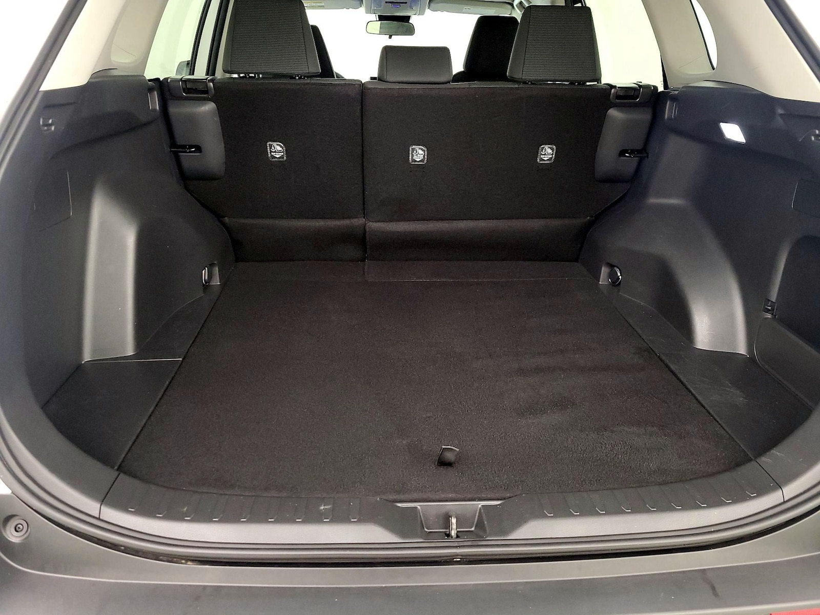 2025 Toyota RAV4 LE - Photo 21