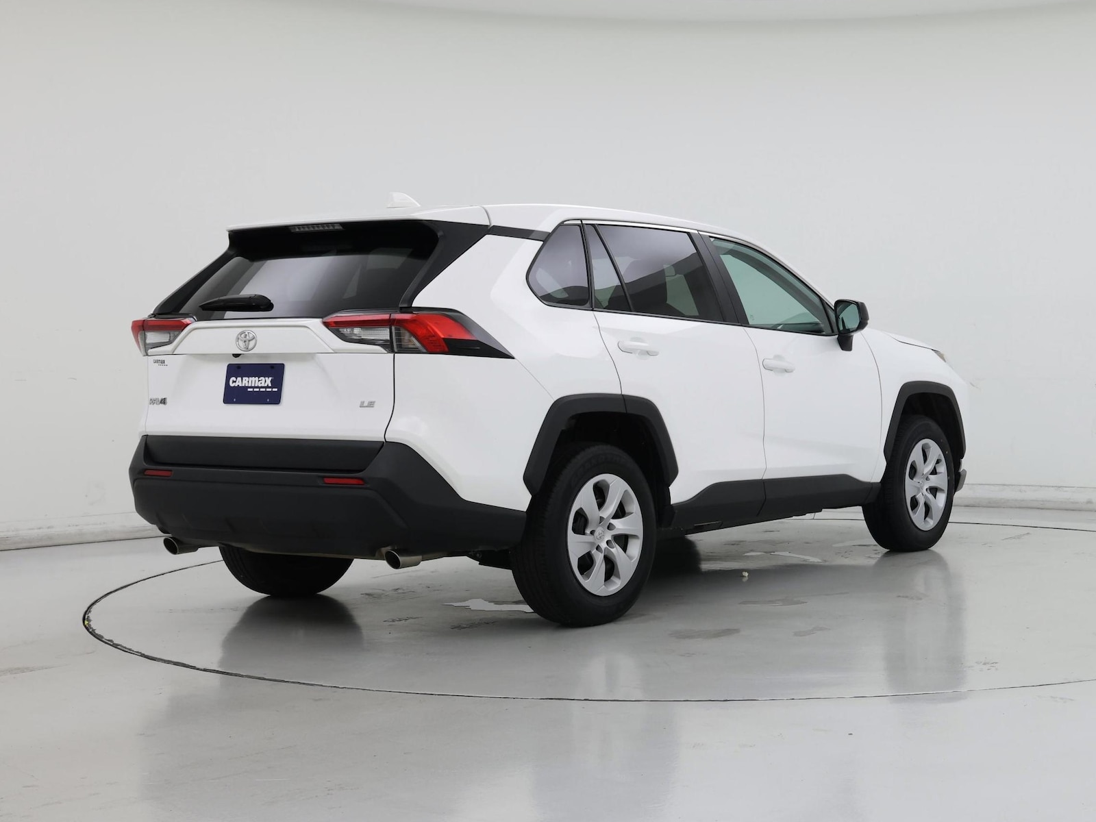 2025 Toyota RAV4 LE - Photo 9