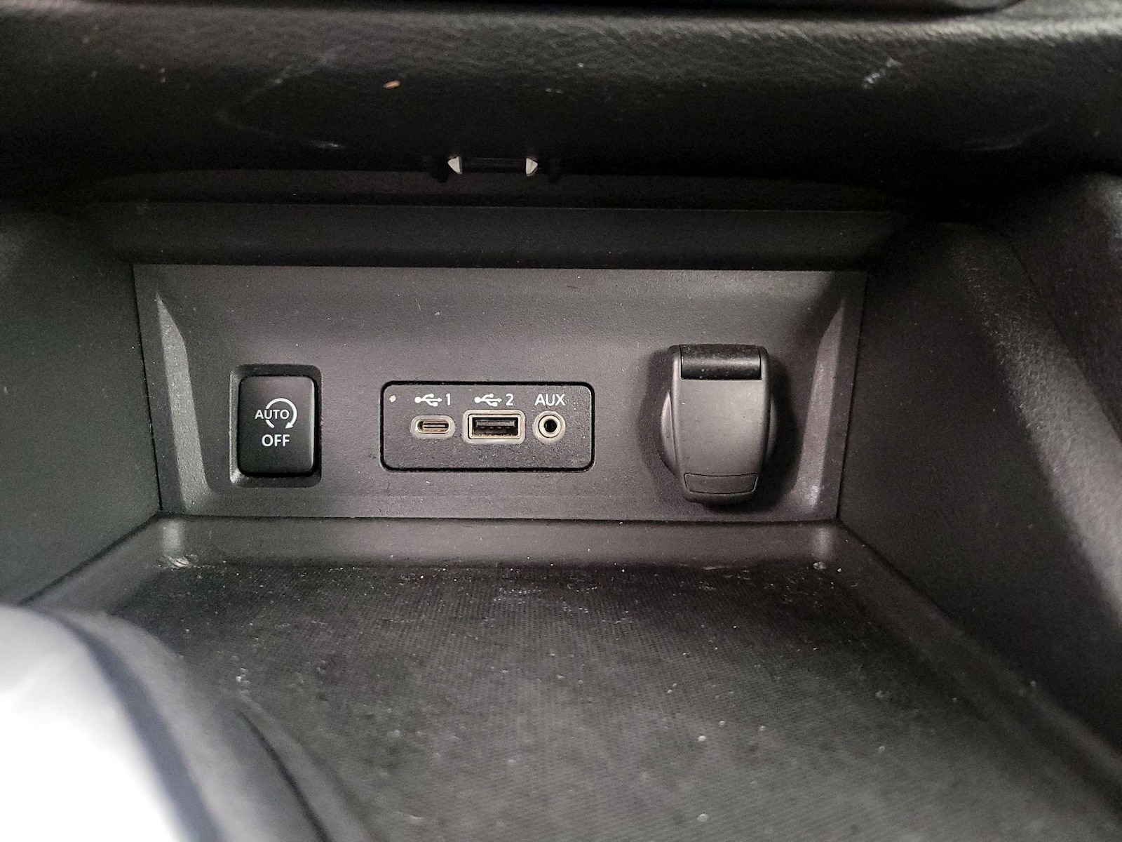 2024 Nissan Sentra SV - Photo 19