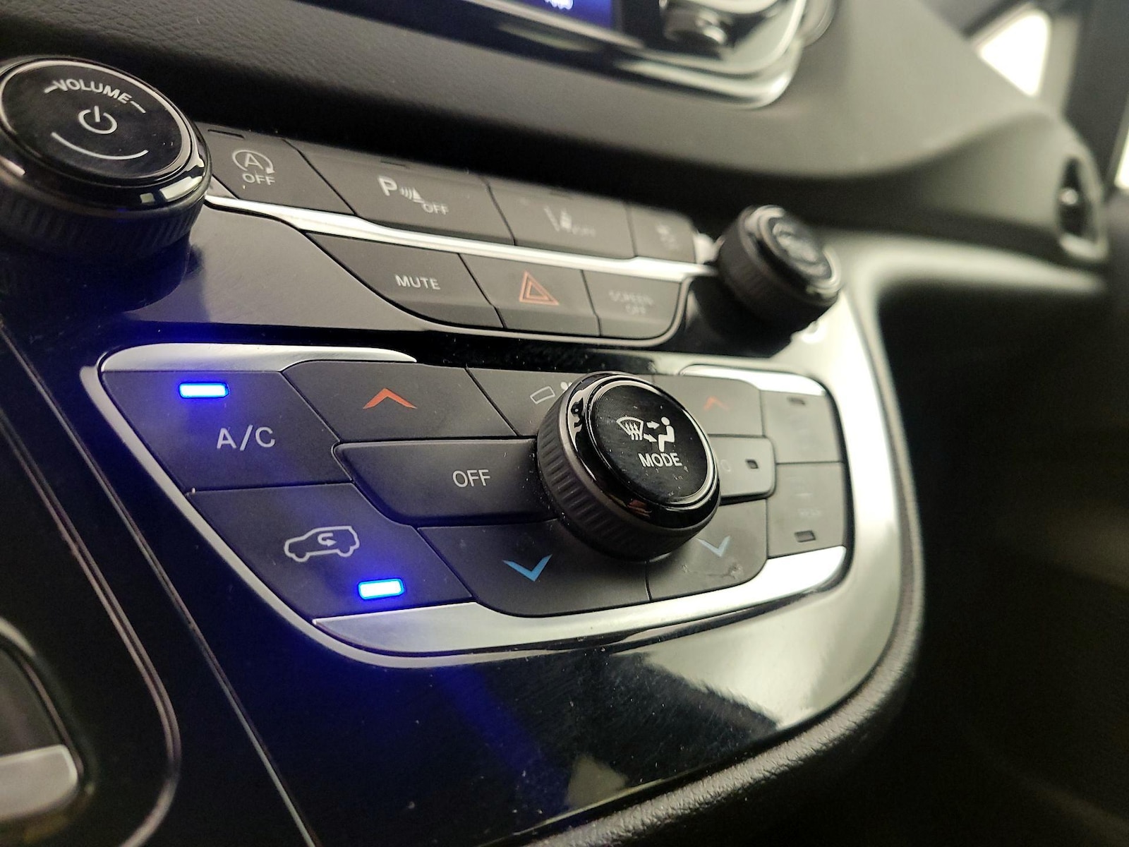 2025 Chrysler Pacifica Select - Photo 17