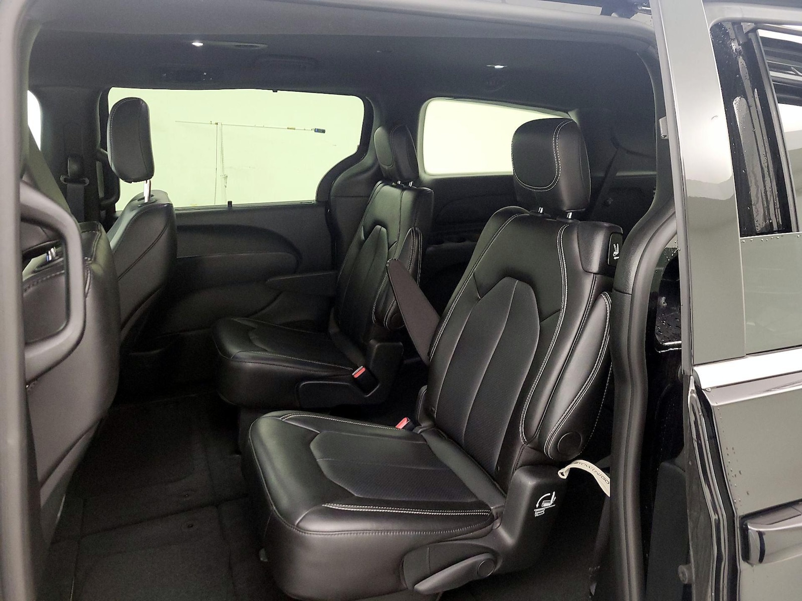 2025 Chrysler Pacifica Select - Photo 20