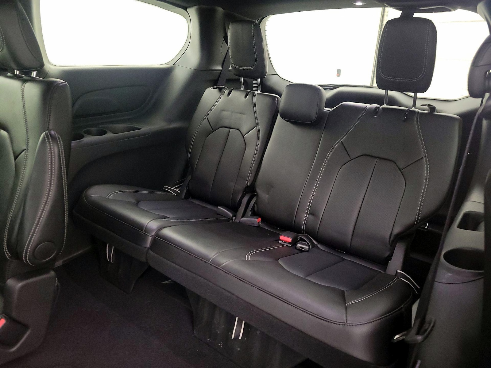 2025 Chrysler Pacifica Select - Photo 21