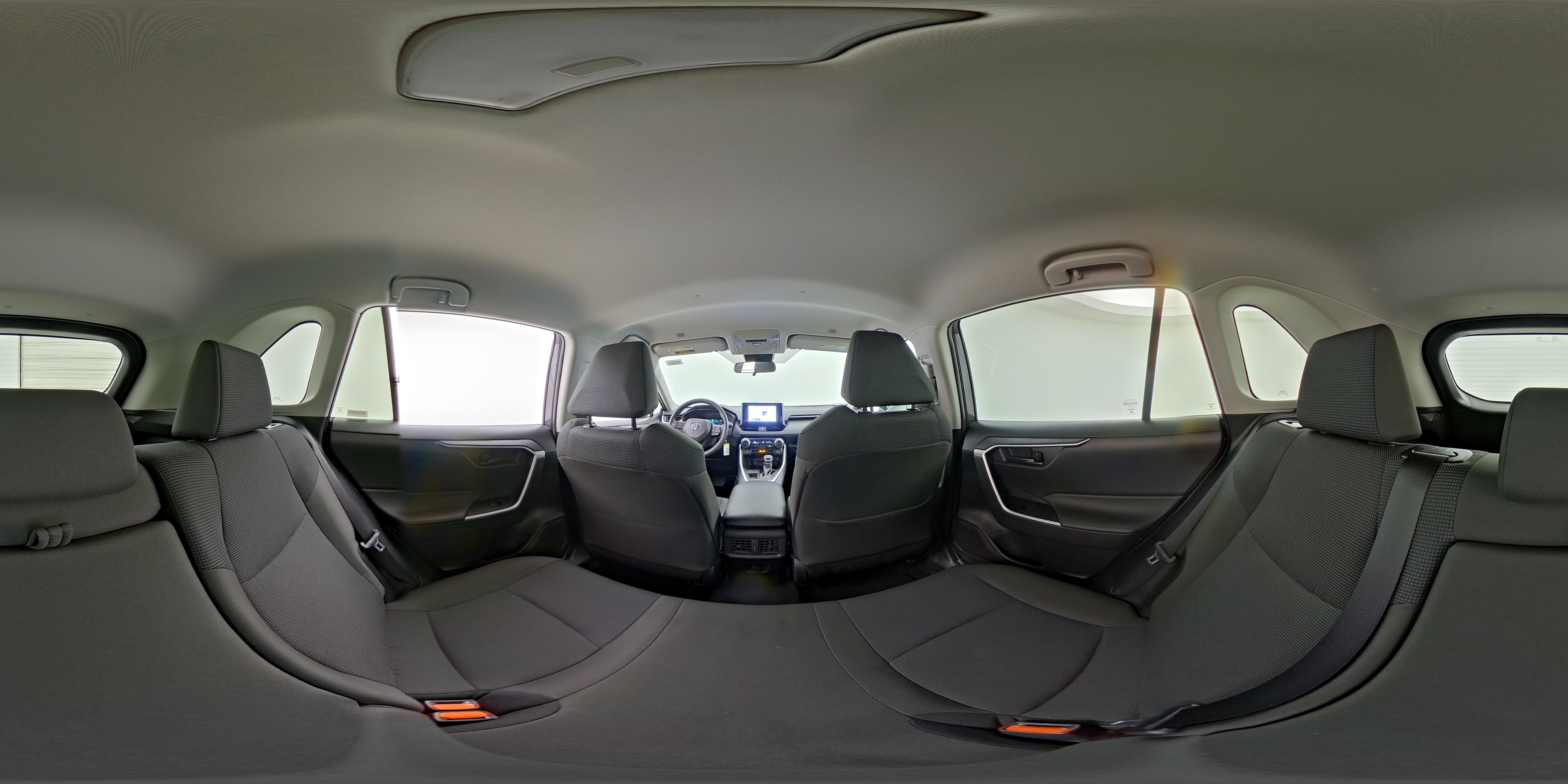 2025 Toyota RAV4 LE - Photo 25