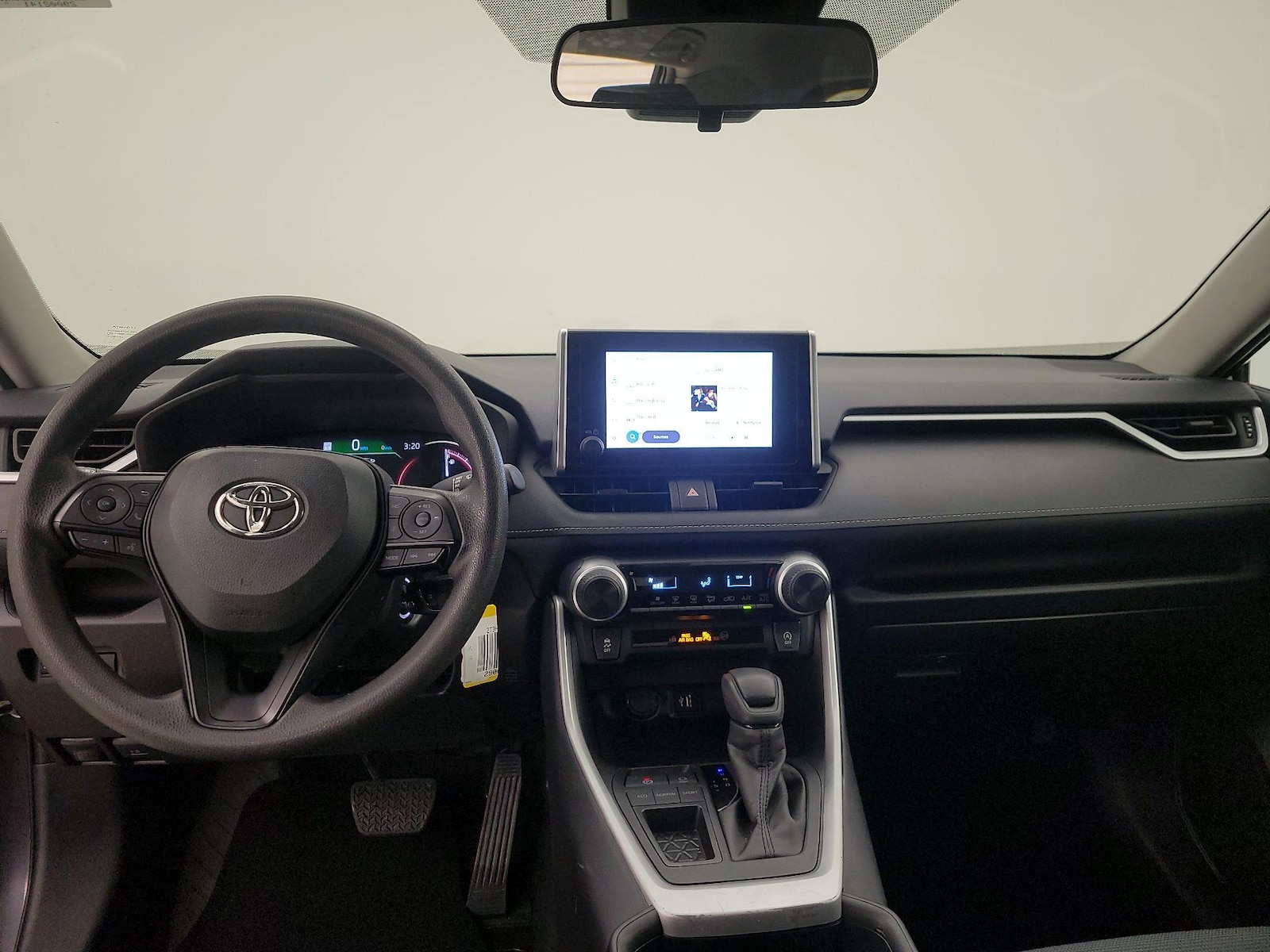 2025 Toyota RAV4 LE - Photo 10