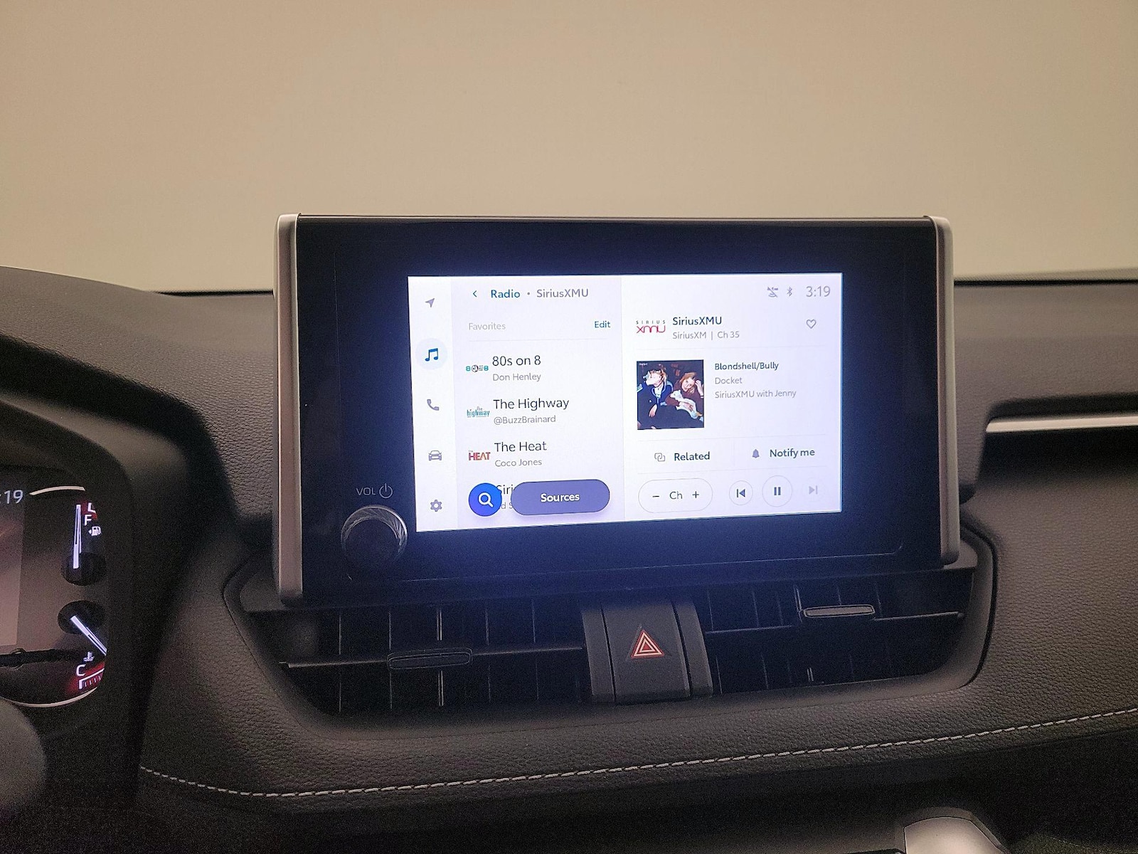 2025 Toyota RAV4 LE - Photo 16
