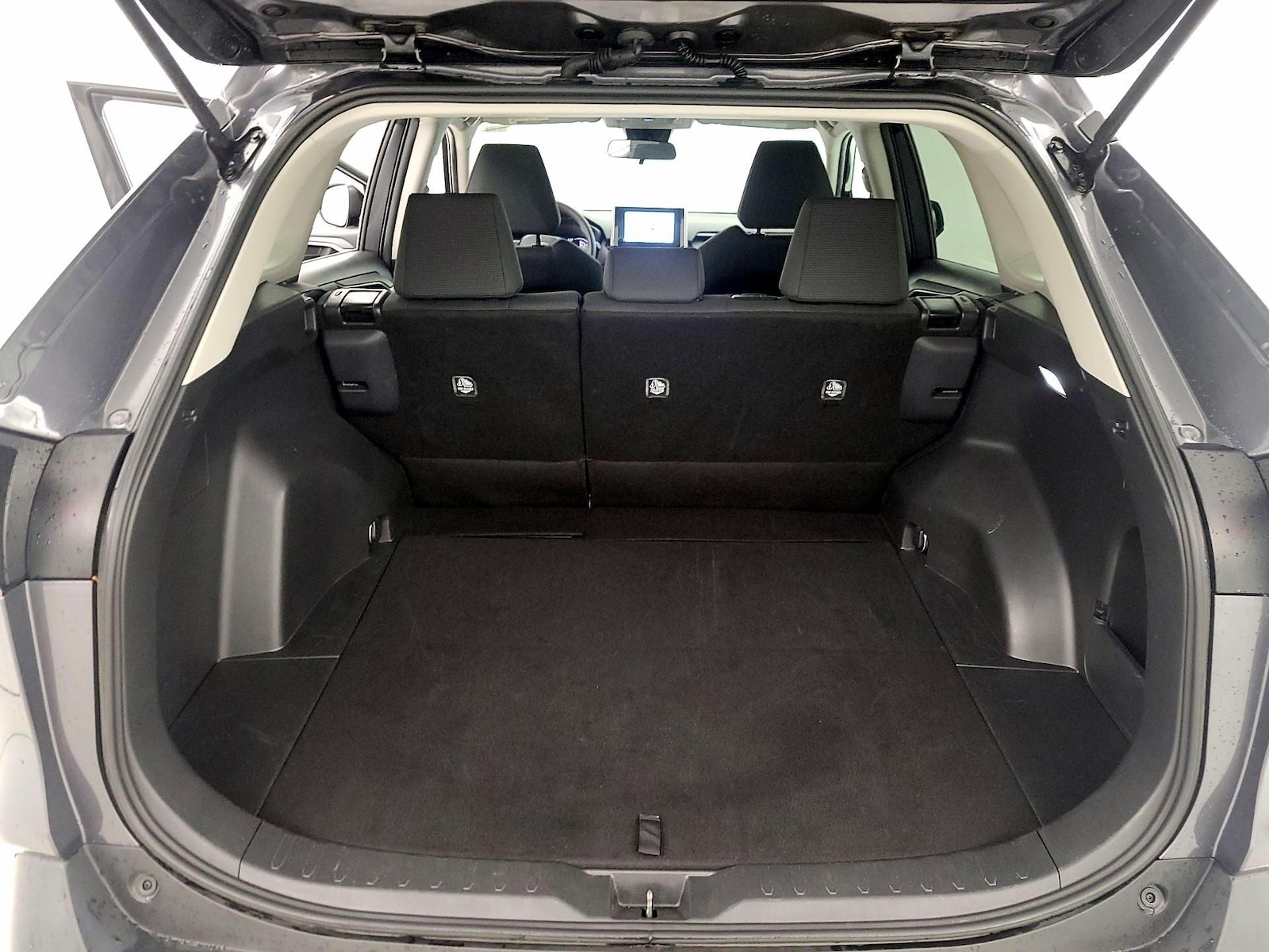 2025 Toyota RAV4 LE - Photo 21