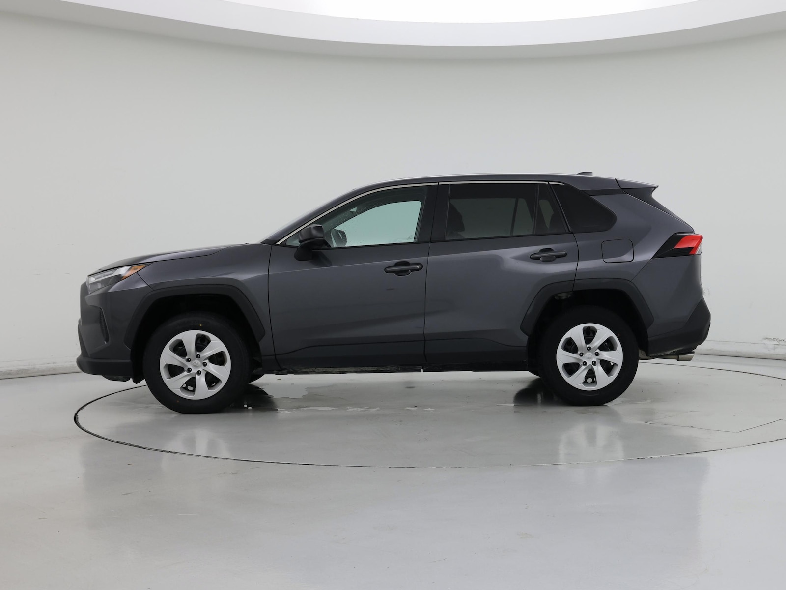 2025 Toyota RAV4 LE - Photo 4