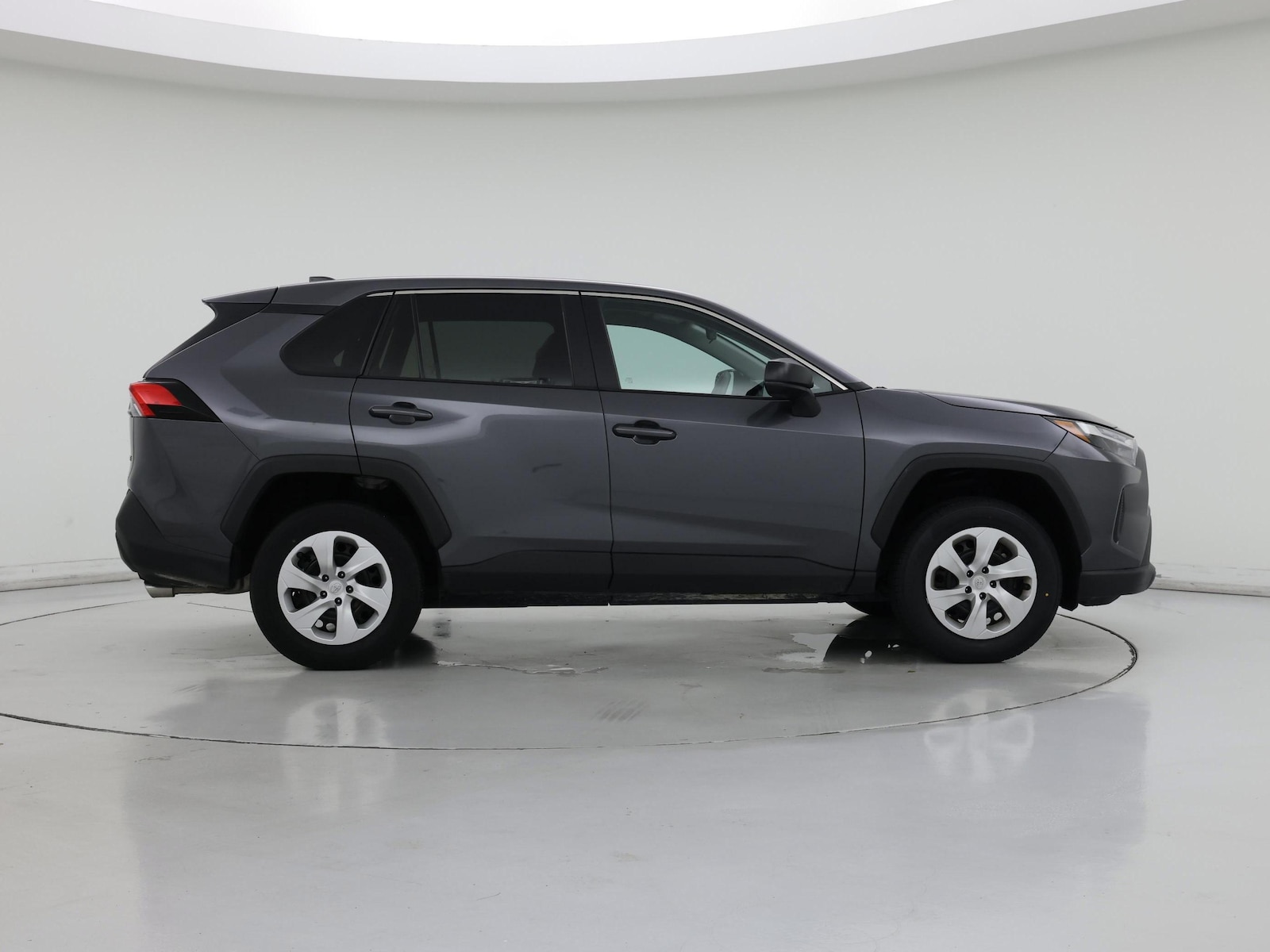 2025 Toyota RAV4 LE - Photo 8