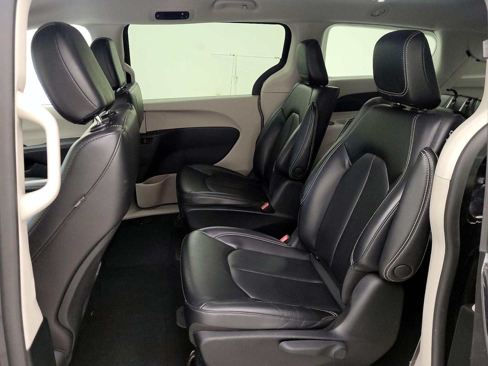 2023 Chrysler Pacifica Hybrid Touring L - Photo 20