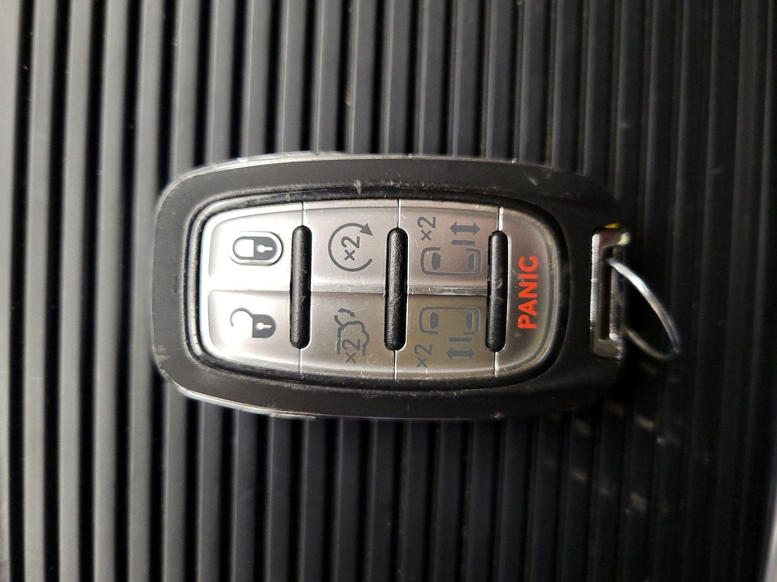 2023 Chrysler Pacifica Hybrid Touring L - Photo 25
