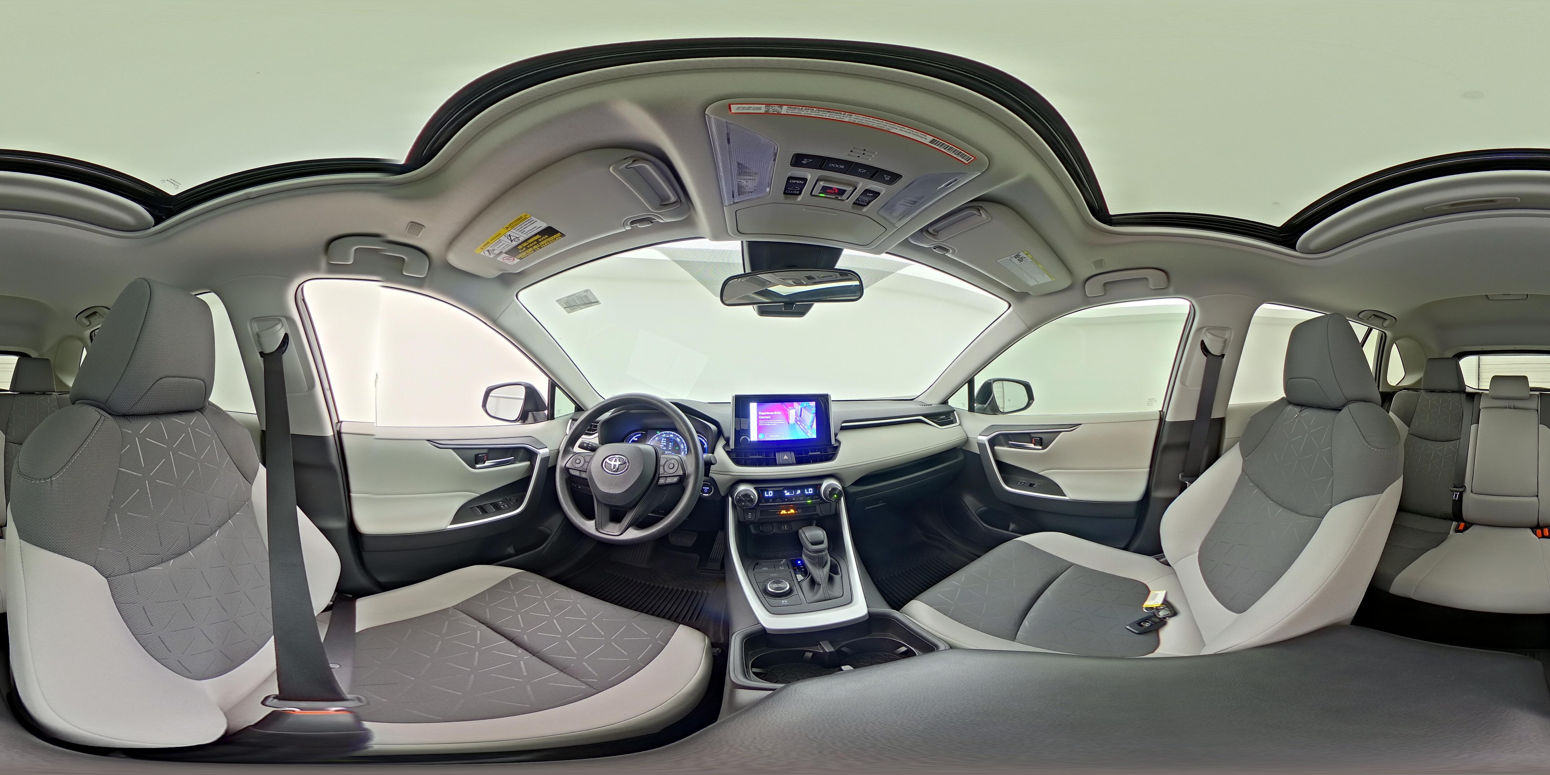 2025 Toyota RAV4 XLE - Photo 26