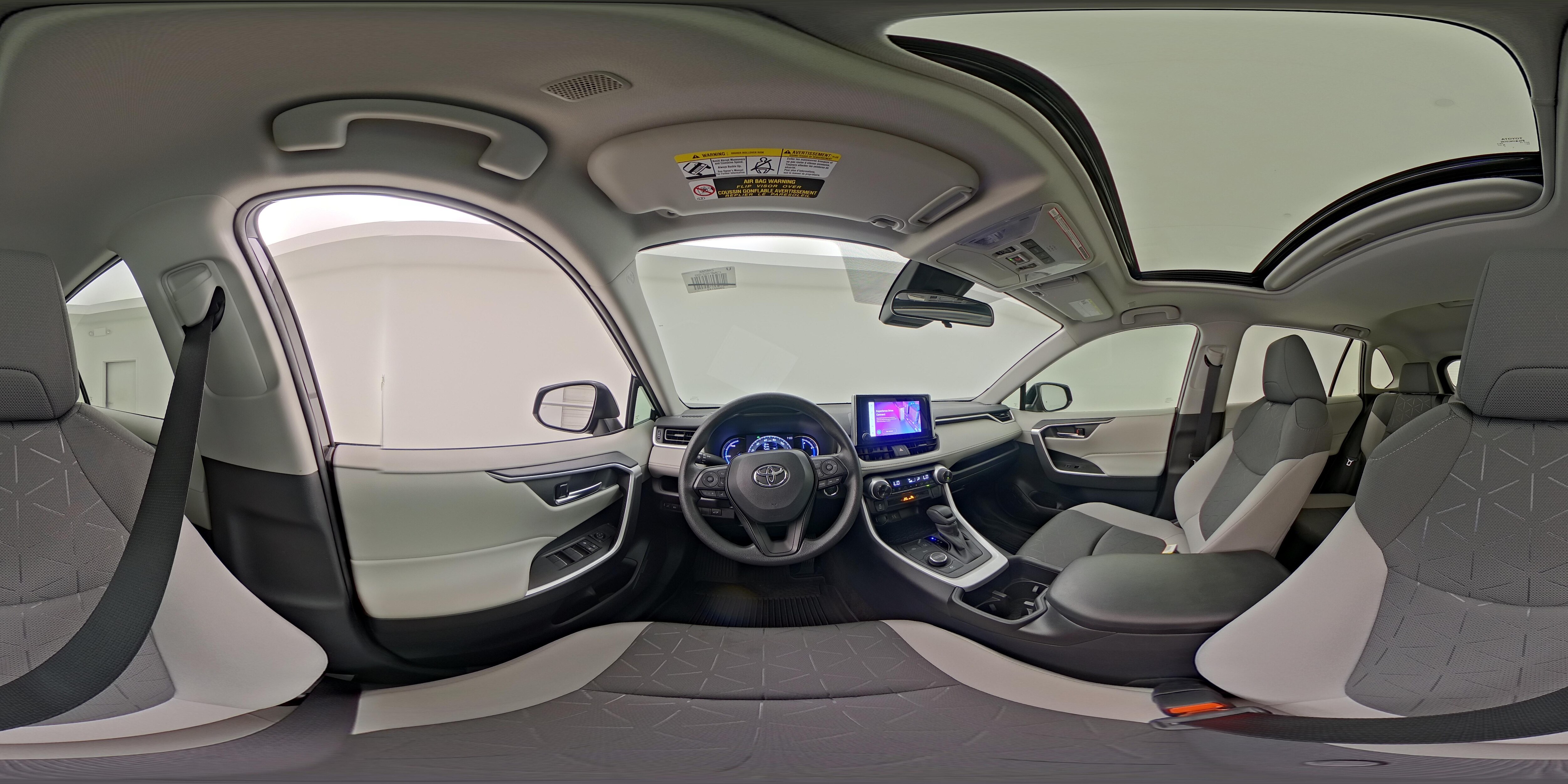 2025 Toyota RAV4 XLE - Photo 28
