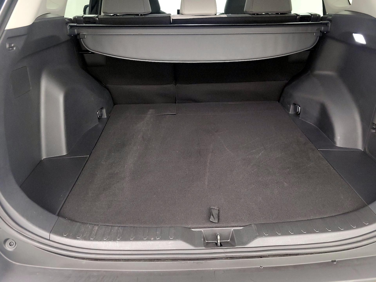 2025 Toyota RAV4 XLE - Photo 23
