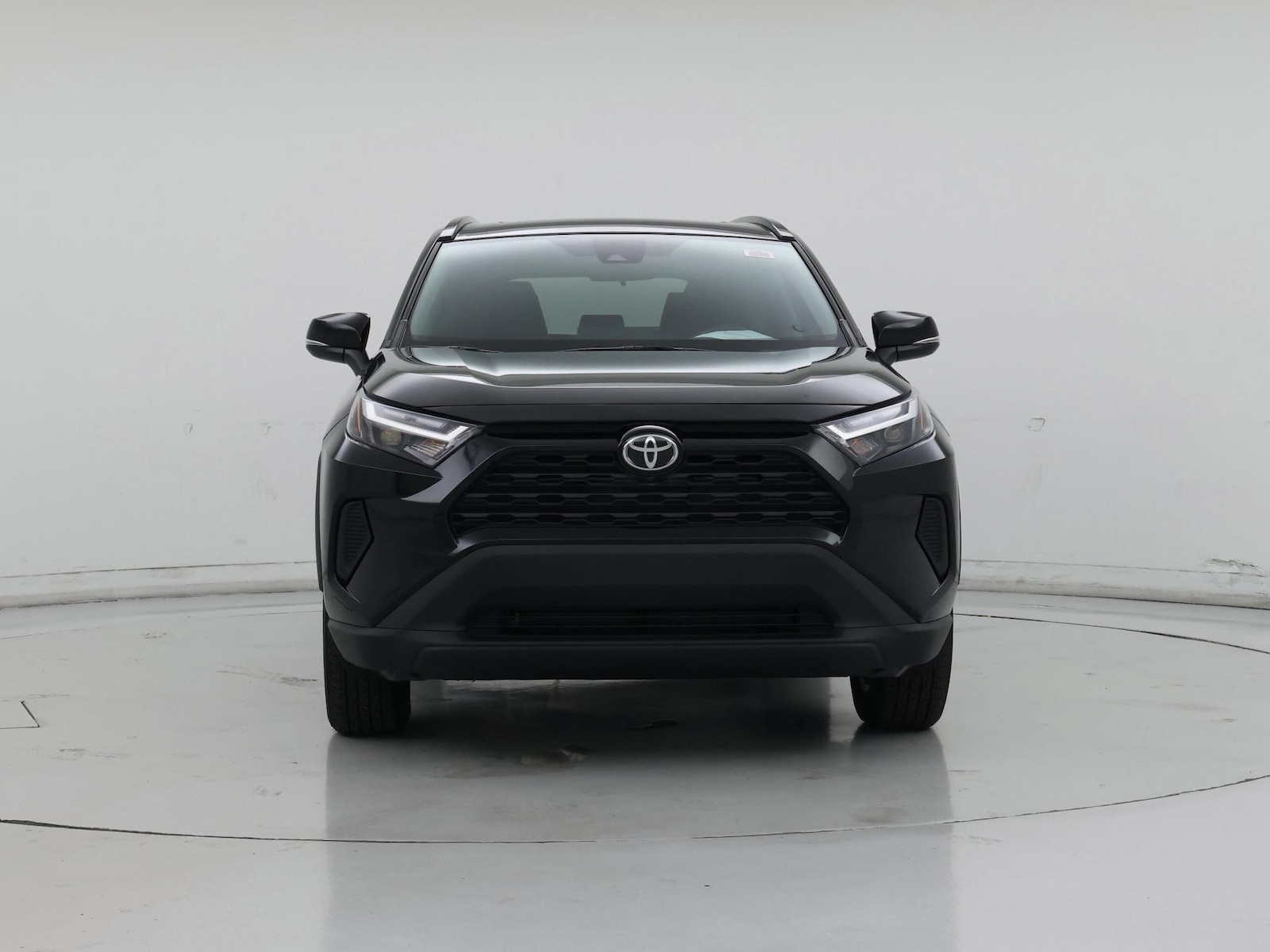 2025 Toyota RAV4 XLE - Photo 6