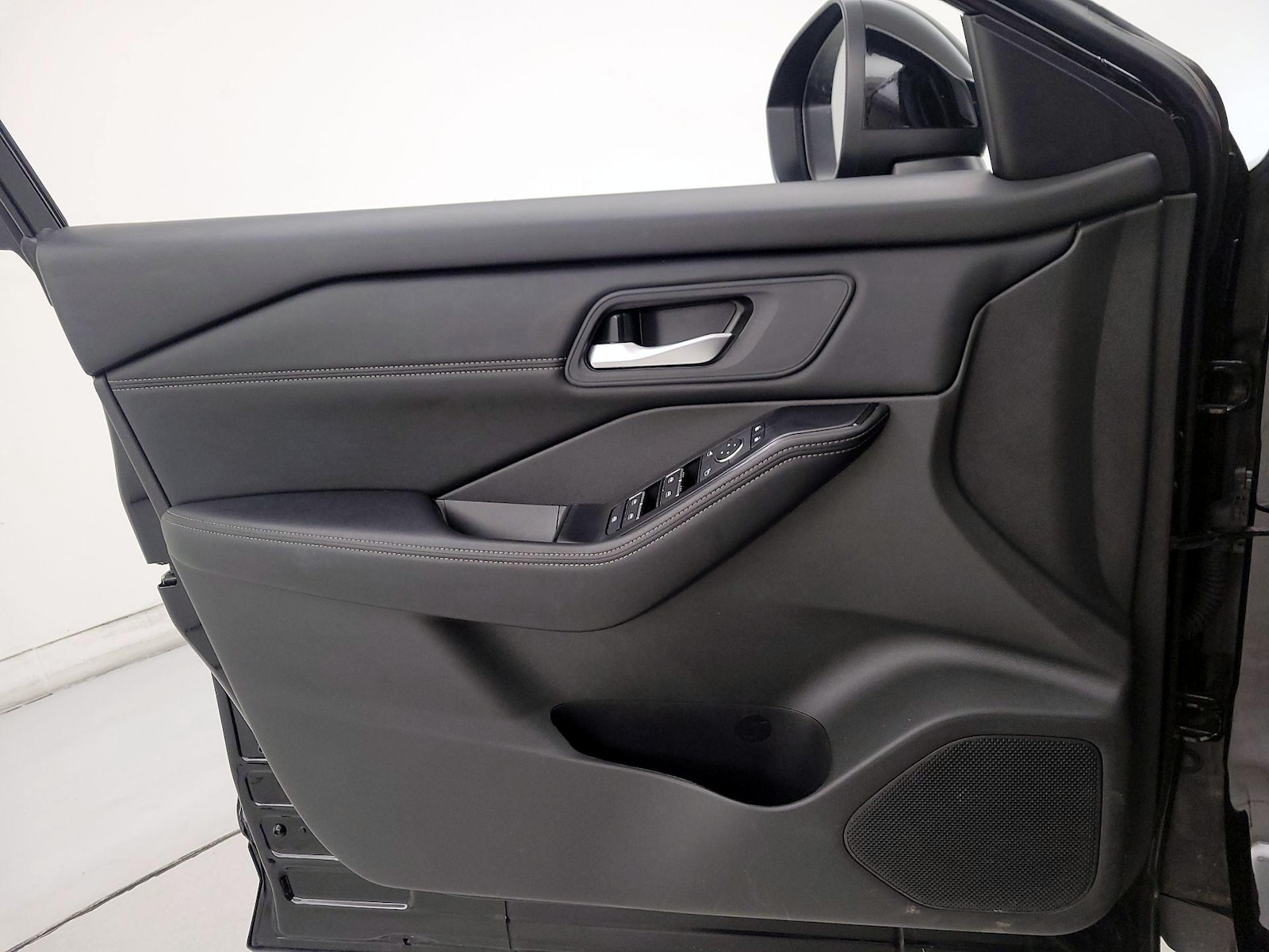 2026 Nissan Rogue SL - Photo 13