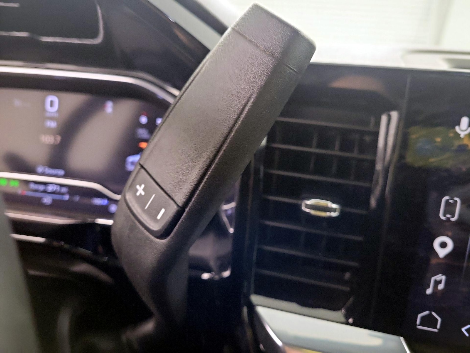2025 GMC Sierra 1500 SLT - Photo 19