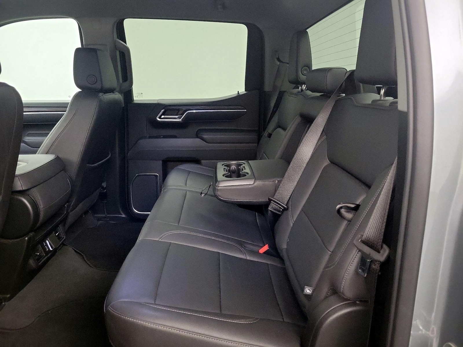 2025 GMC Sierra 1500 SLT - Photo 21