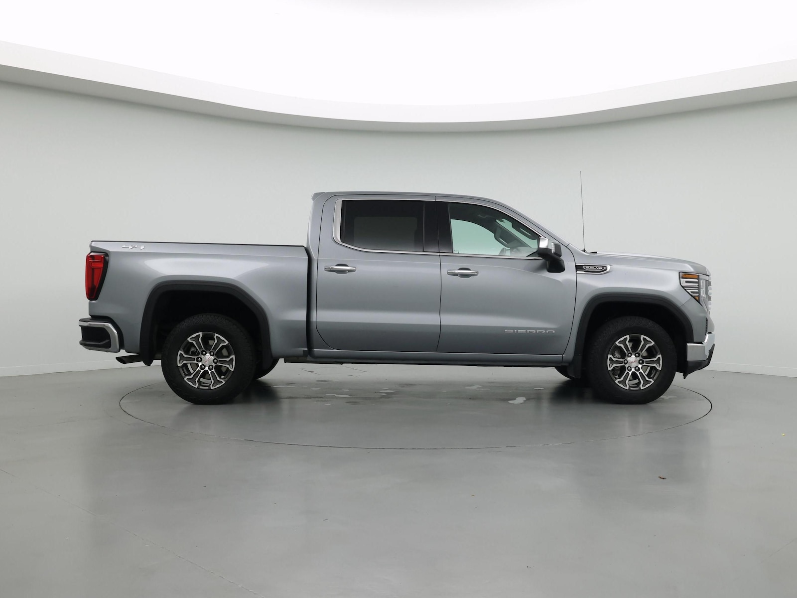 2025 GMC Sierra 1500 SLT - Photo 8