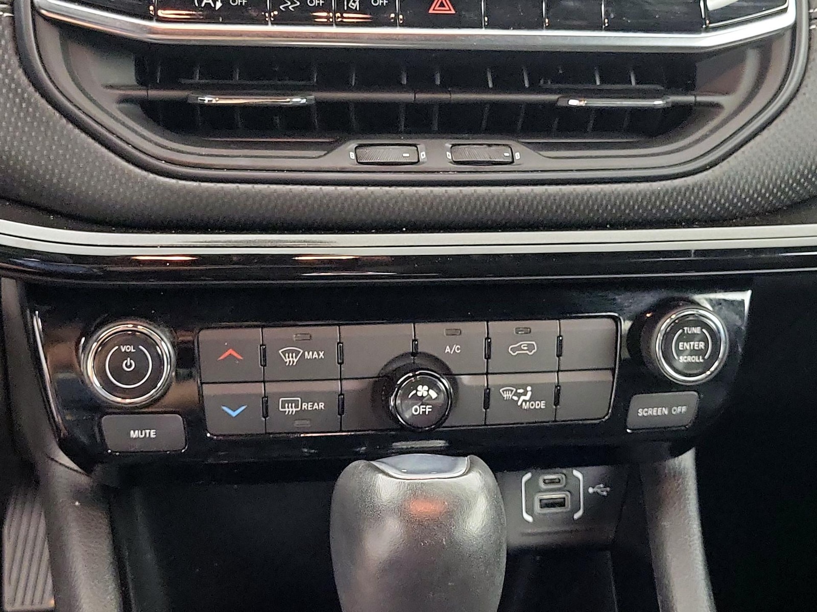 2024 Jeep Compass Latitude - Photo 17