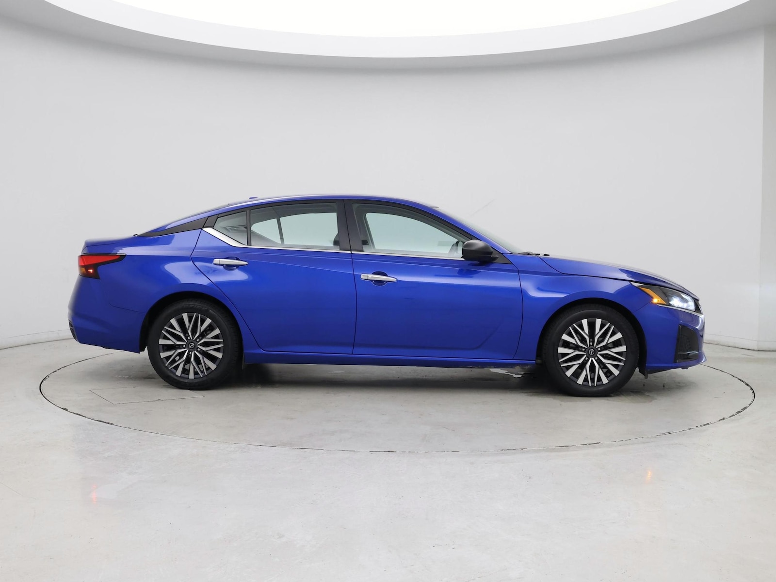 2025 Nissan Altima SV - Photo 8