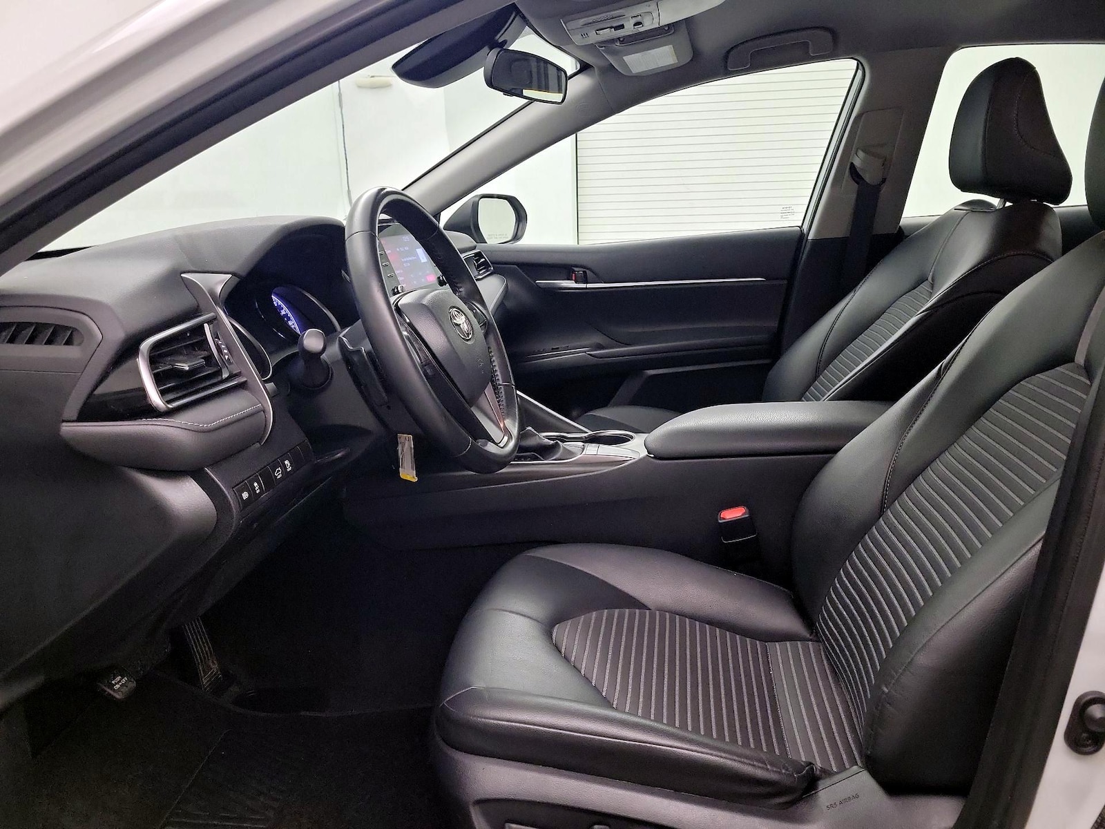 Power Seat(s) & Side Airbags