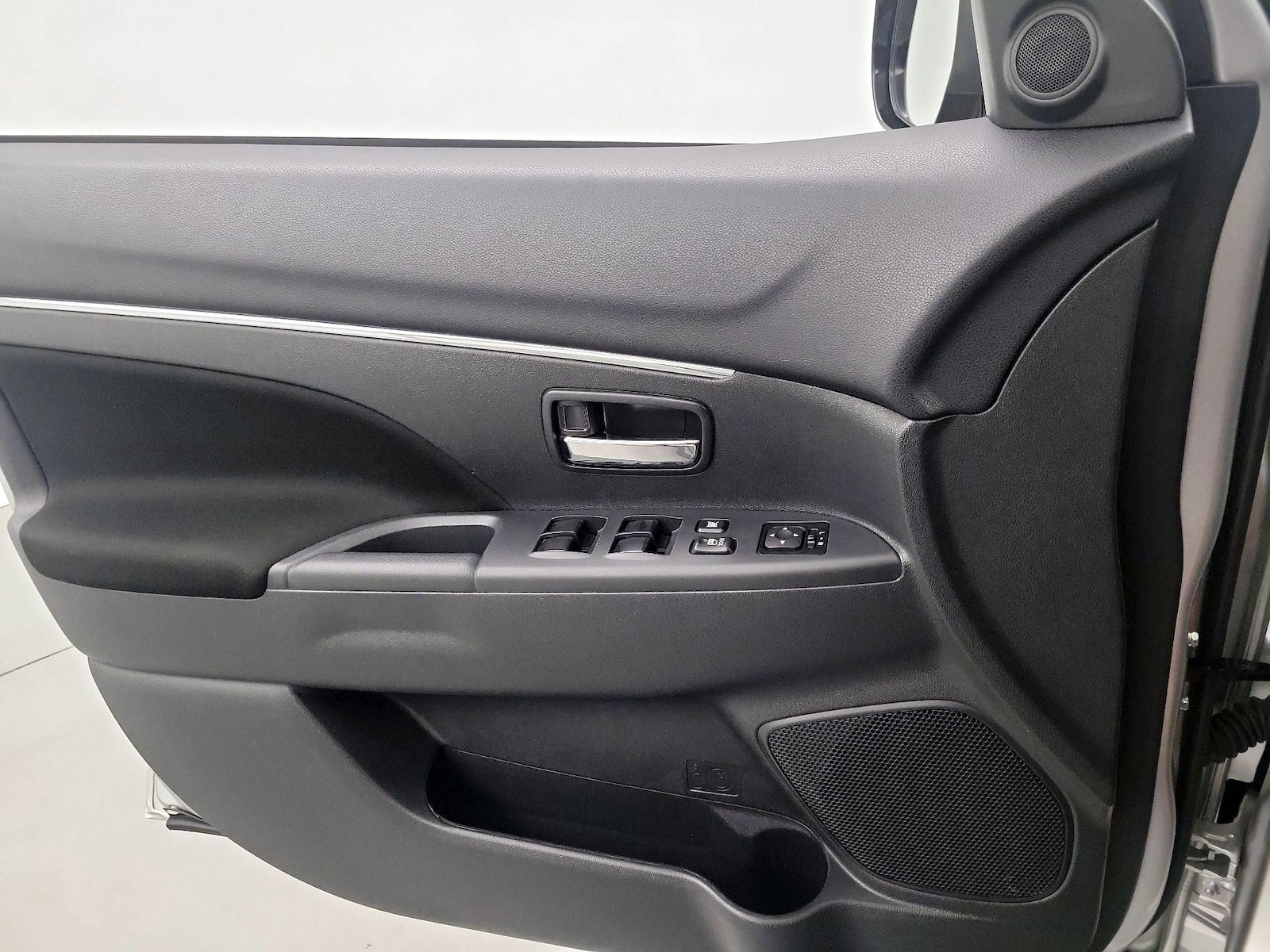 2025 Mitsubishi Outlander Sport ES - Photo 13