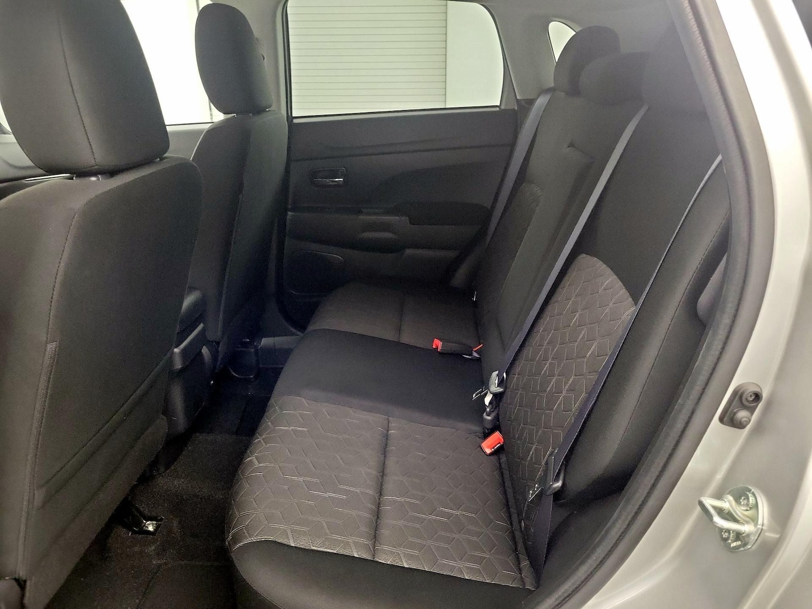 2025 Mitsubishi Outlander Sport ES - Photo 18
