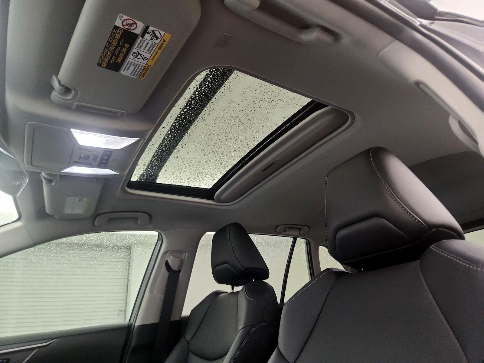 Sunroof(s) & Overhead Airbags