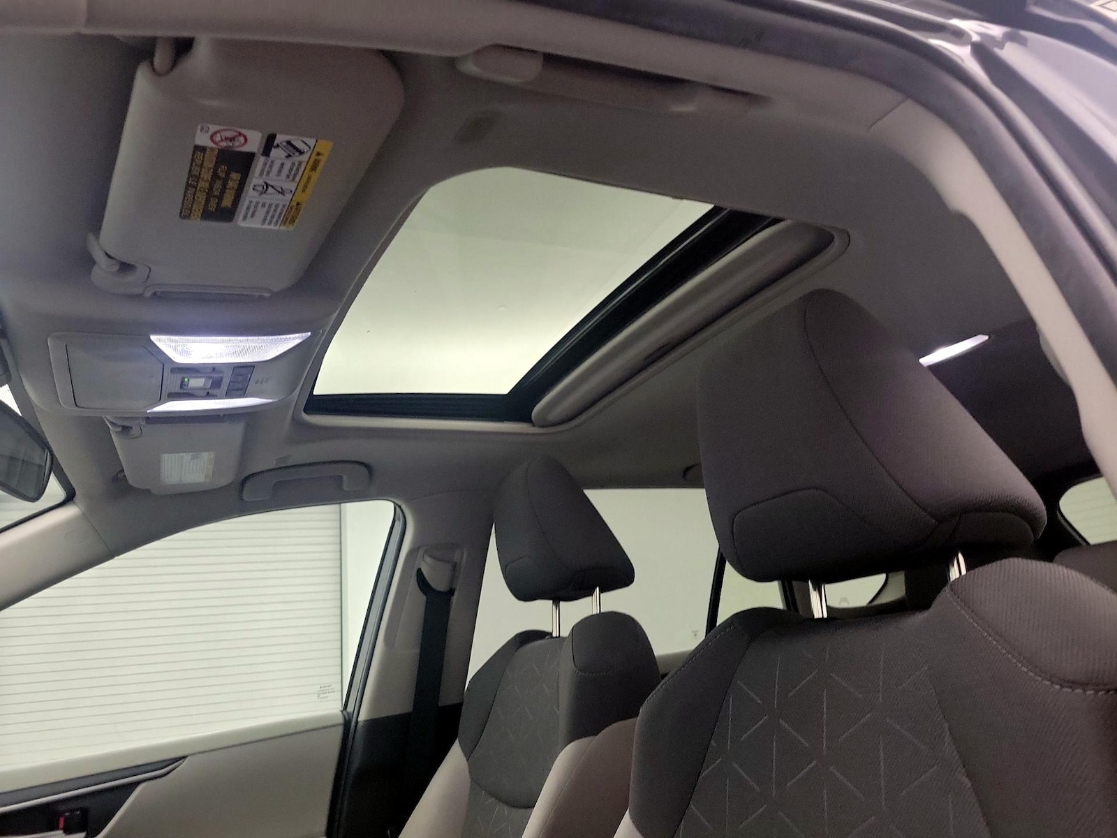 Sunroof(s) & Overhead Airbags