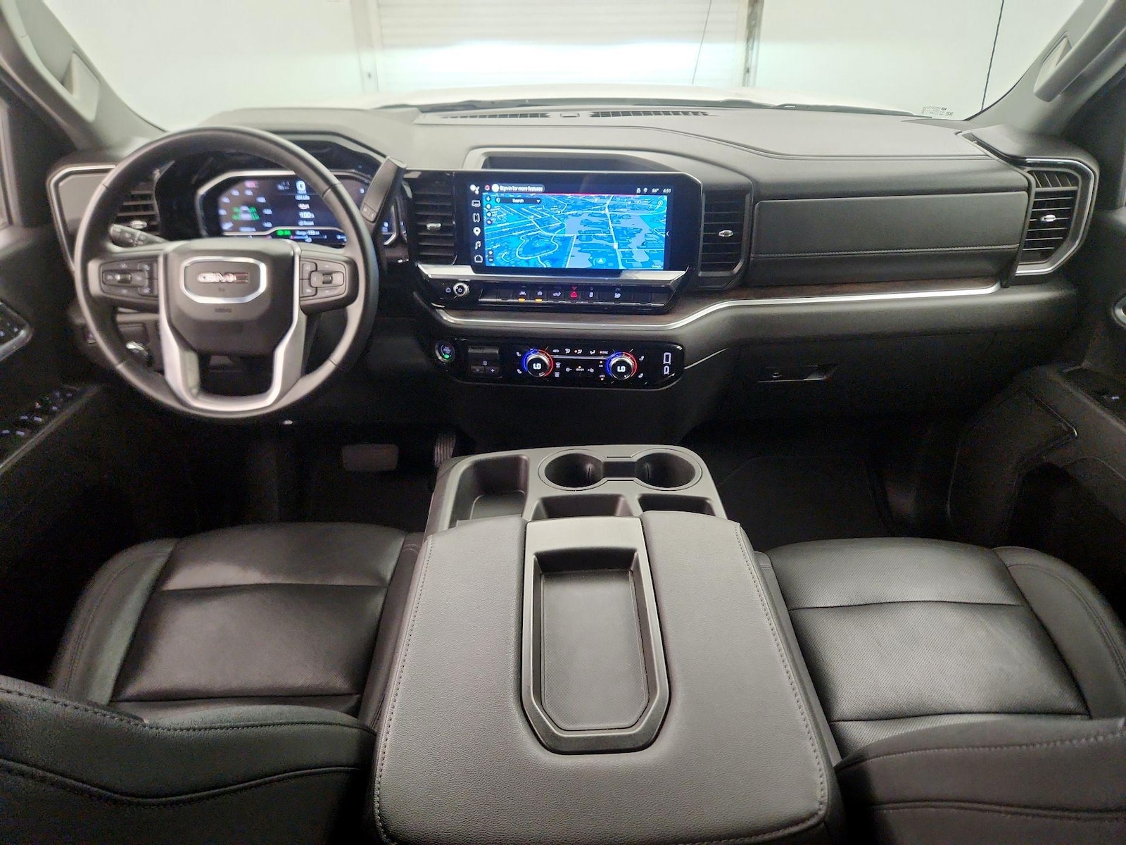 2025 GMC Sierra 1500 SLT - Photo 10