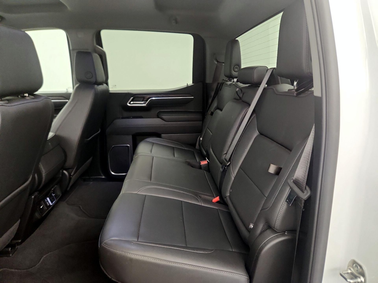 2025 GMC Sierra 1500 SLT - Photo 21