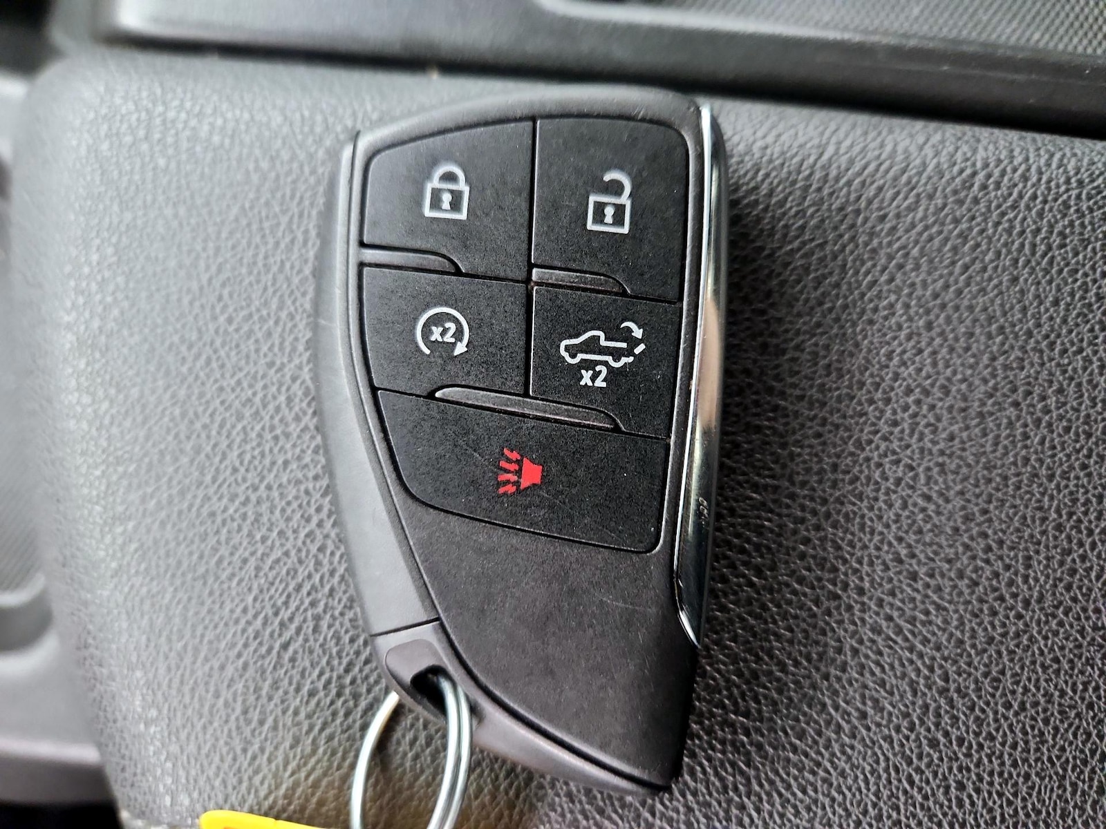 2025 GMC Sierra 1500 SLT - Photo 24