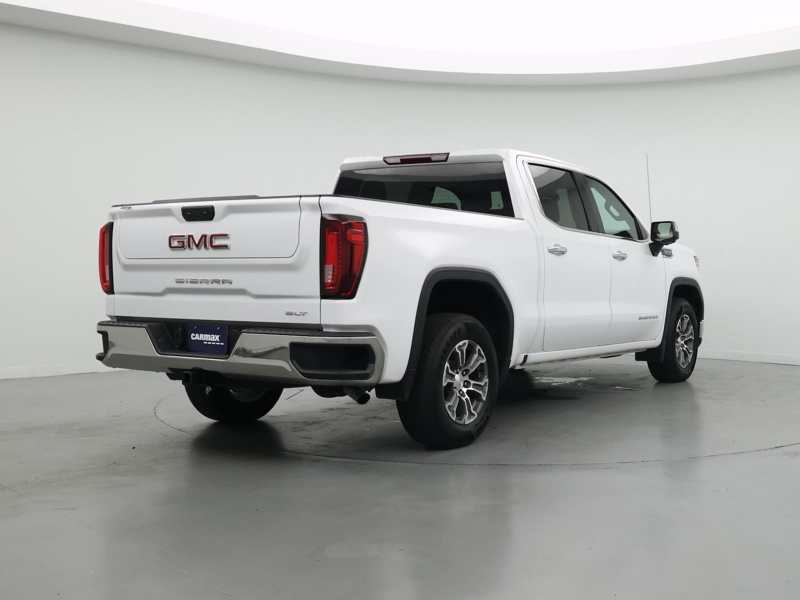 2025 GMC Sierra 1500 SLT - Photo 9