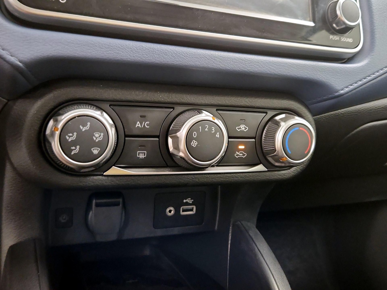 2025 Nissan Versa Sedan SV - Photo 16