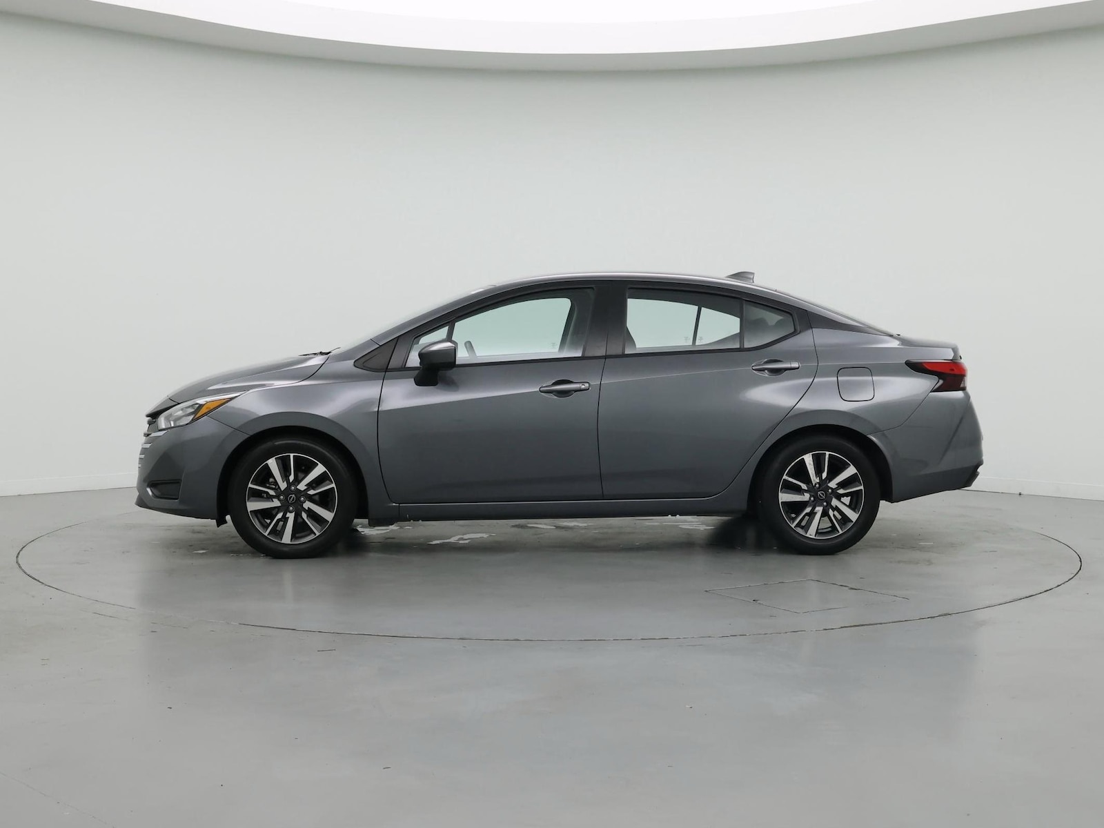 2025 Nissan Versa Sedan SV - Photo 4