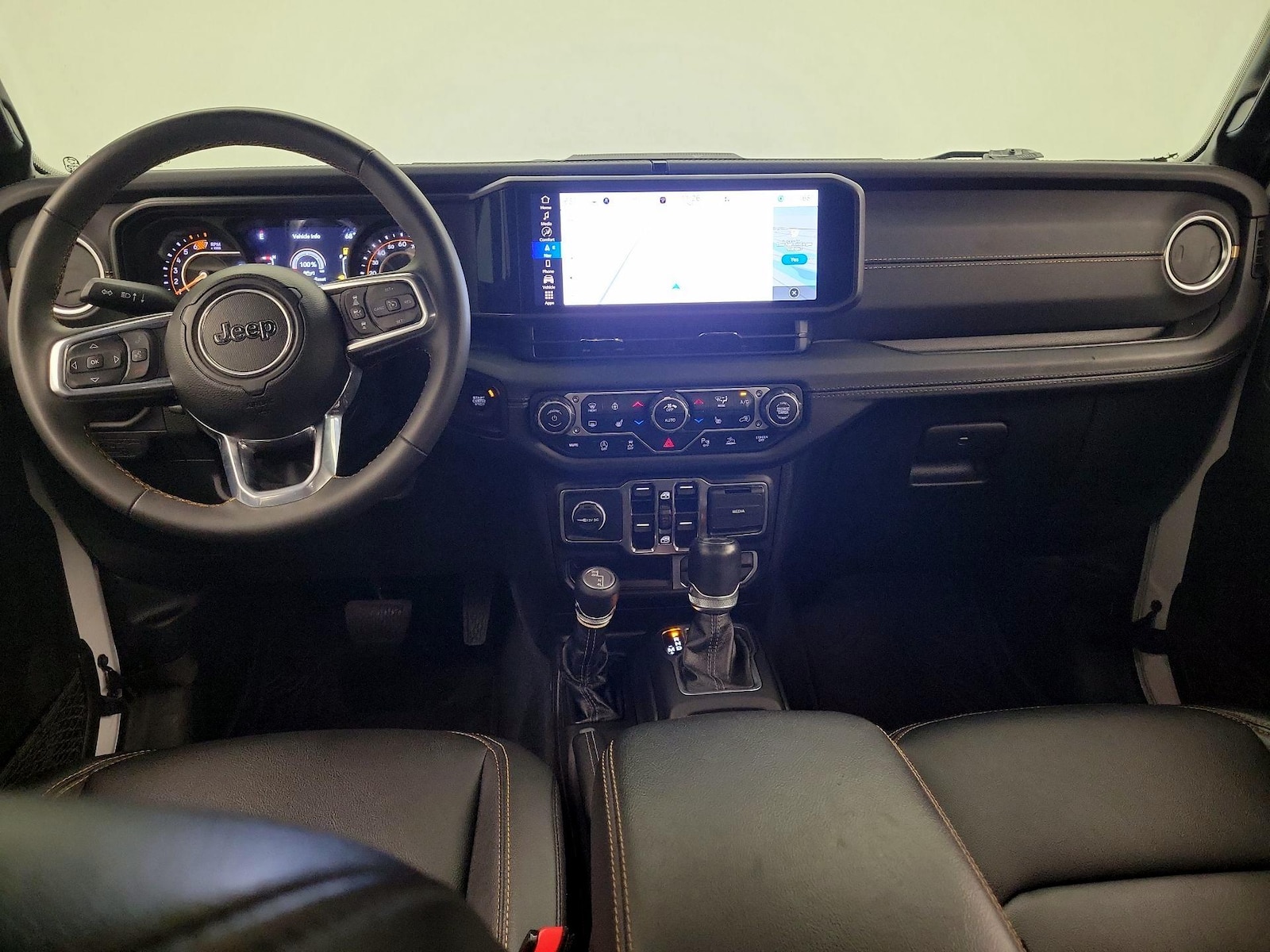 2024 Jeep Wrangler 4-Door Sahara - Photo 10